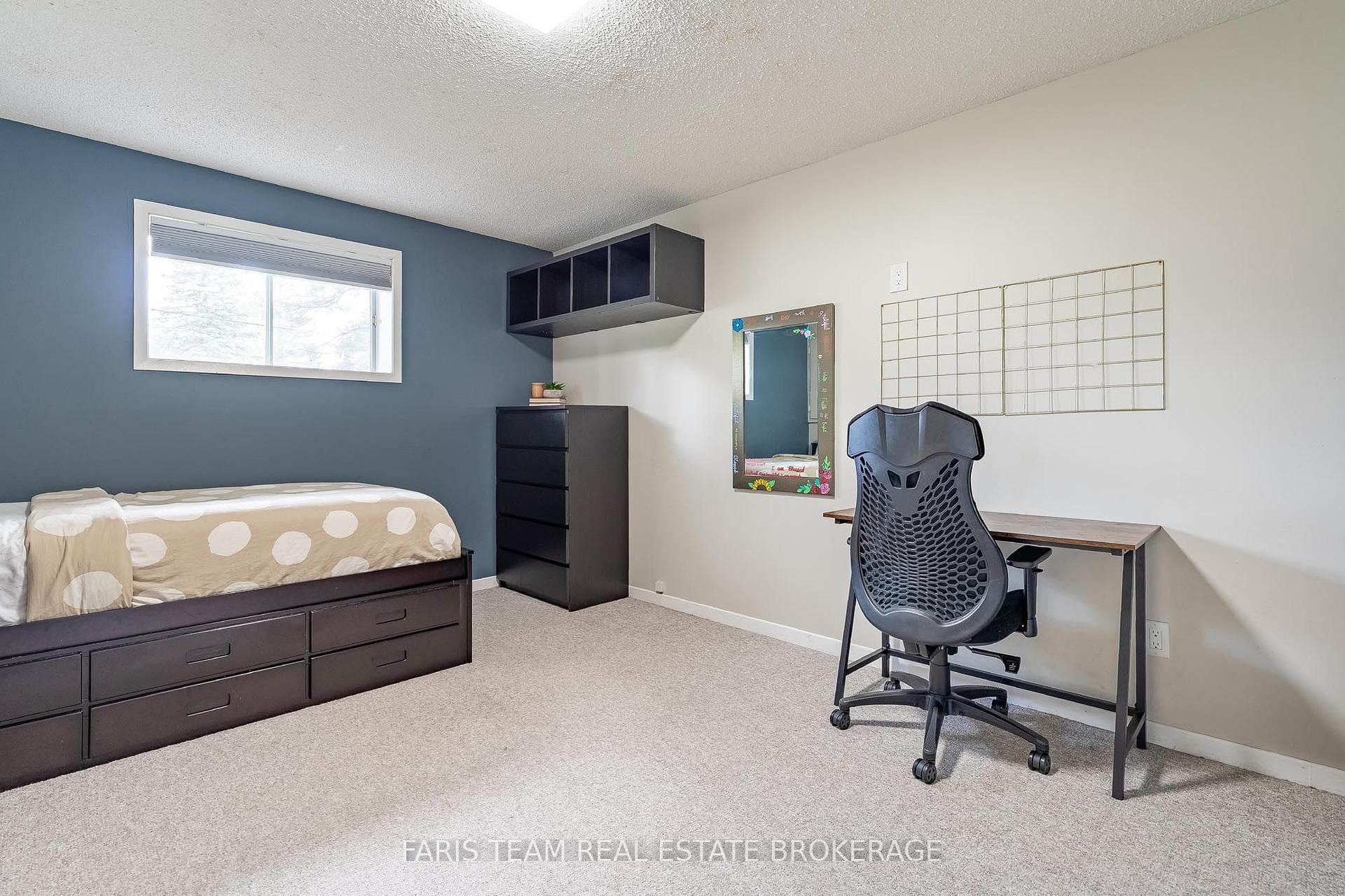 1202 Sunnidale Road photo 18