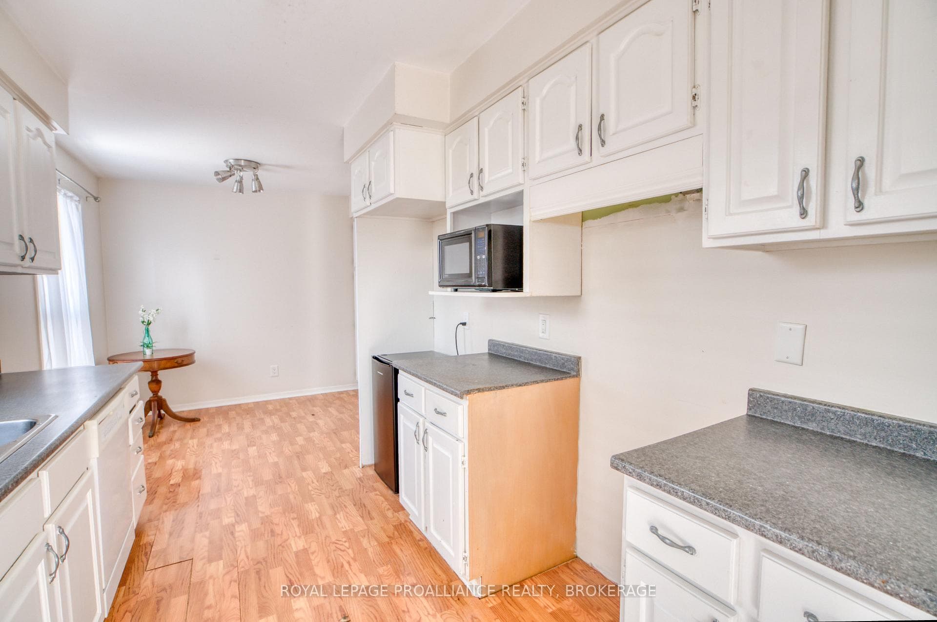 937 Killarney Crescent photo 41