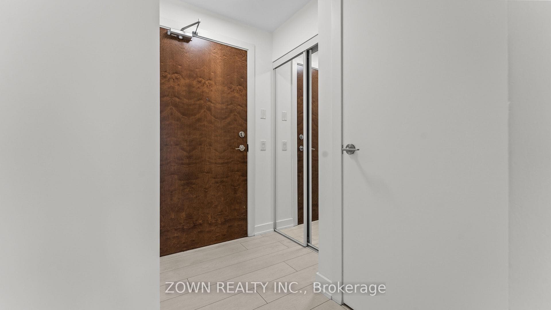 2220 Lakeshore Boulevard Unit 1604 photo 6