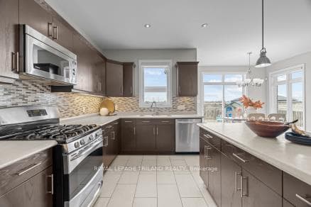 2220 Cardinal Court photo 12