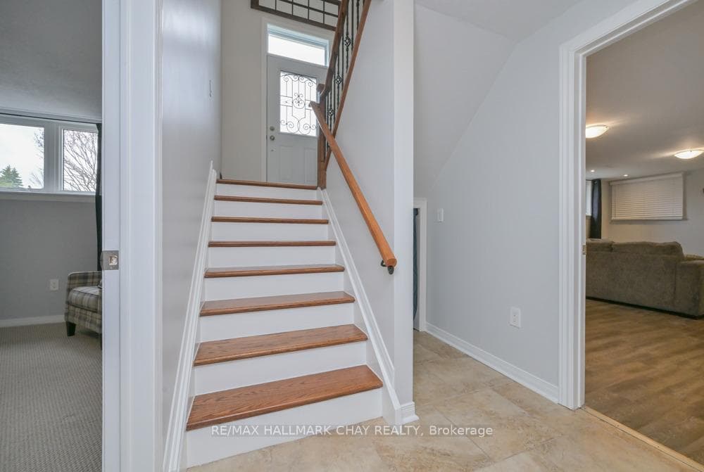 36 Moore Avenue photo 19