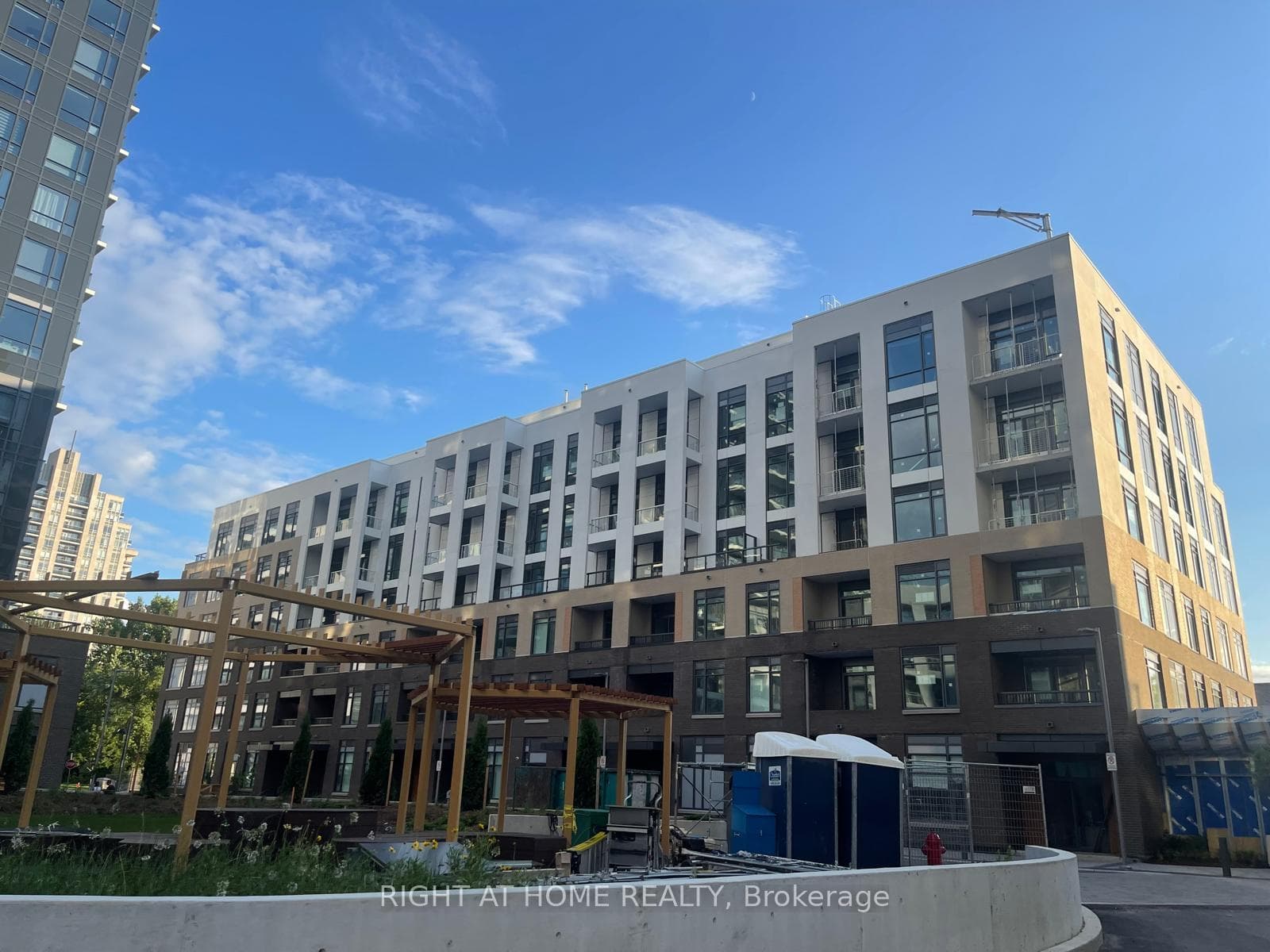 8 Beverley Glen Boulevard Unit D-331 photo 2