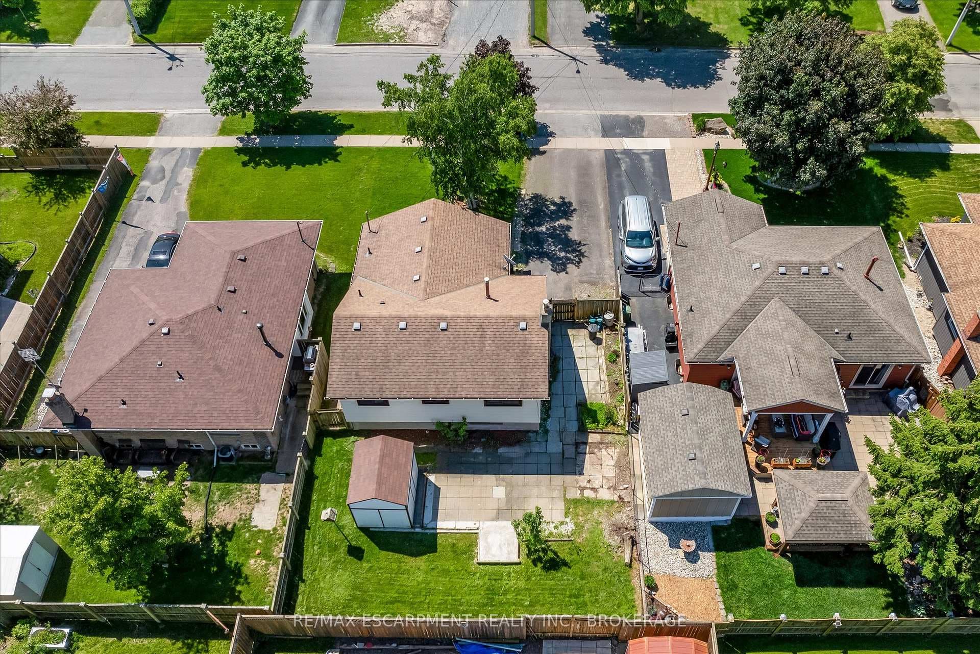 49 Grove Avenue photo 40