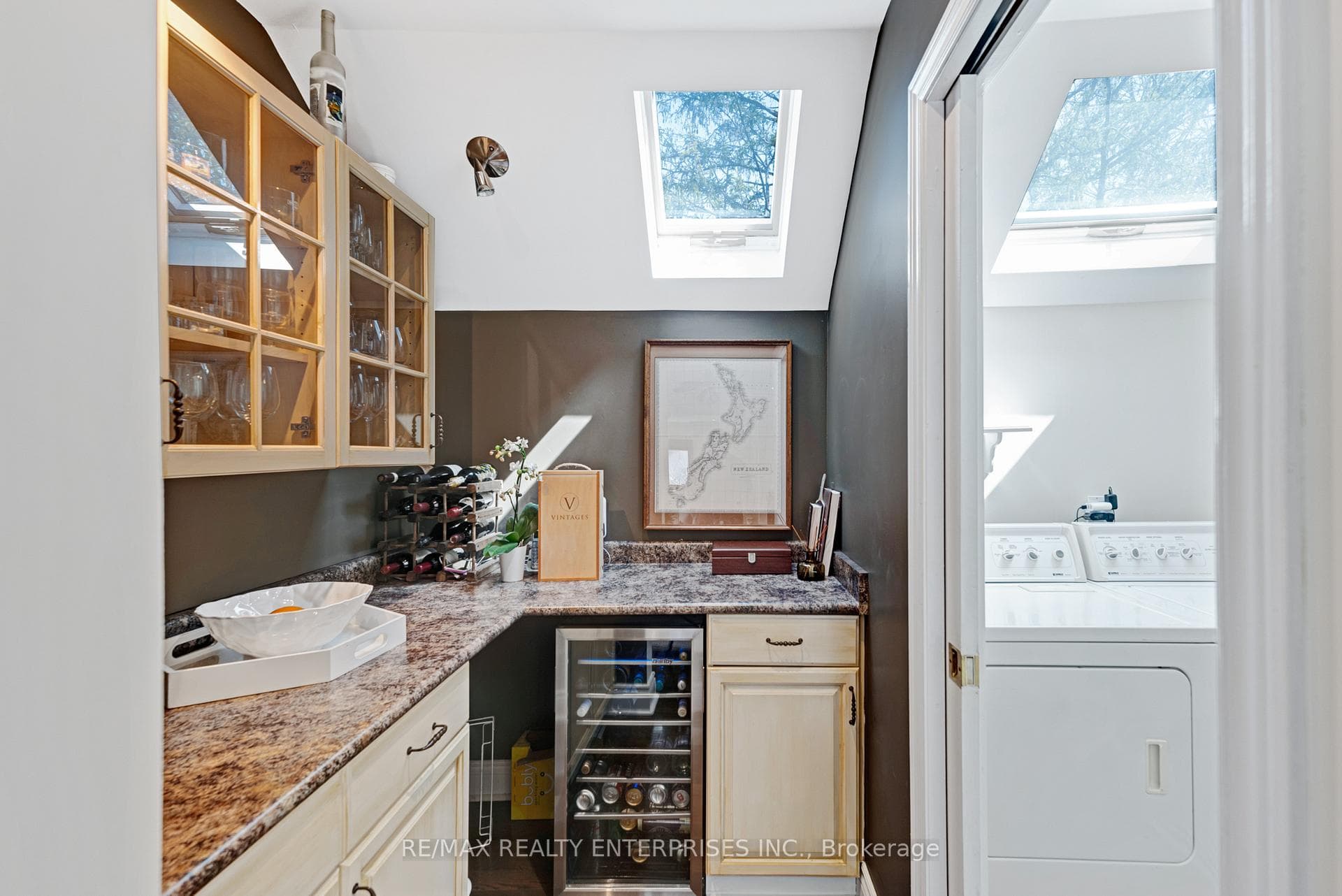 1255 Lorne Park Road photo 8