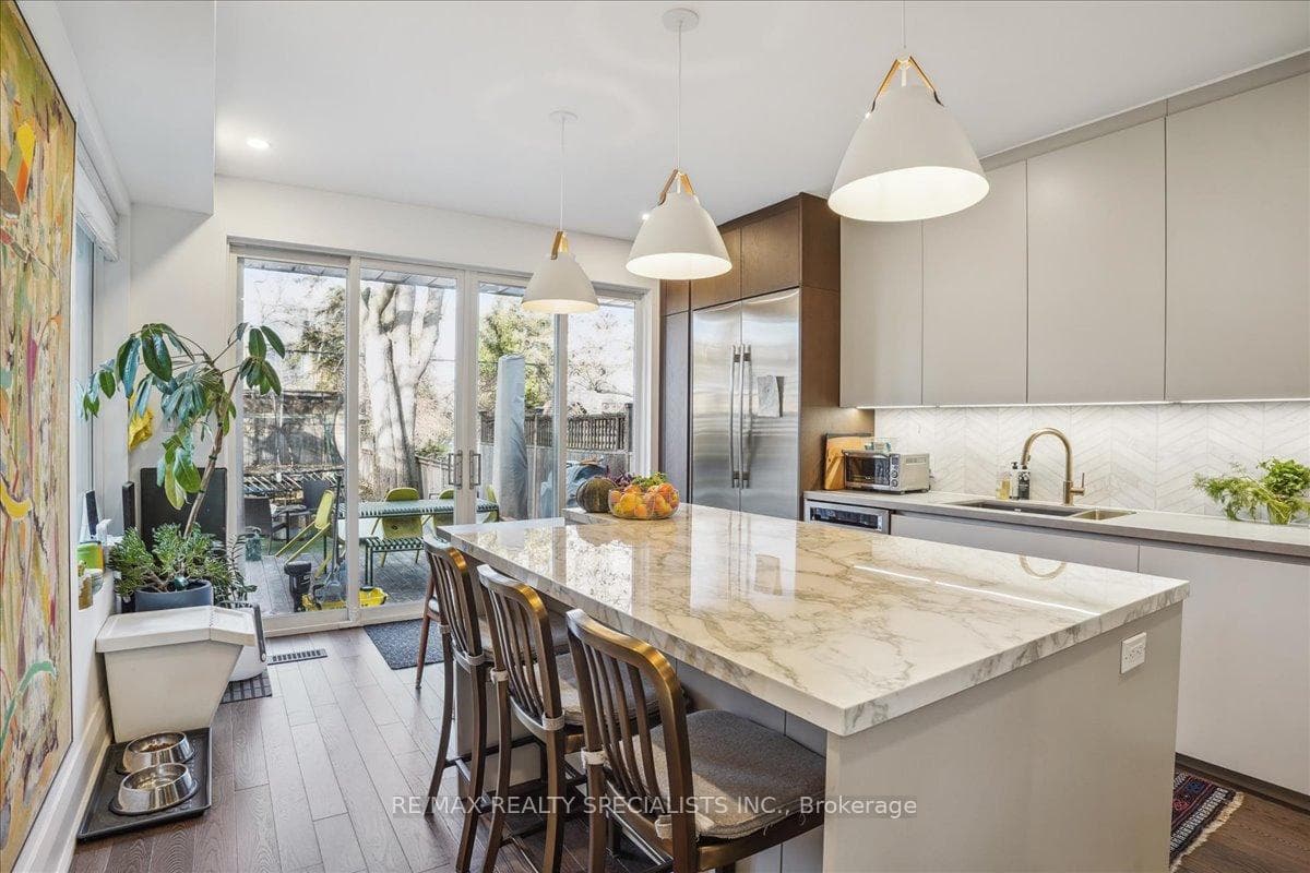 128 Riverdale Avenue photo 9