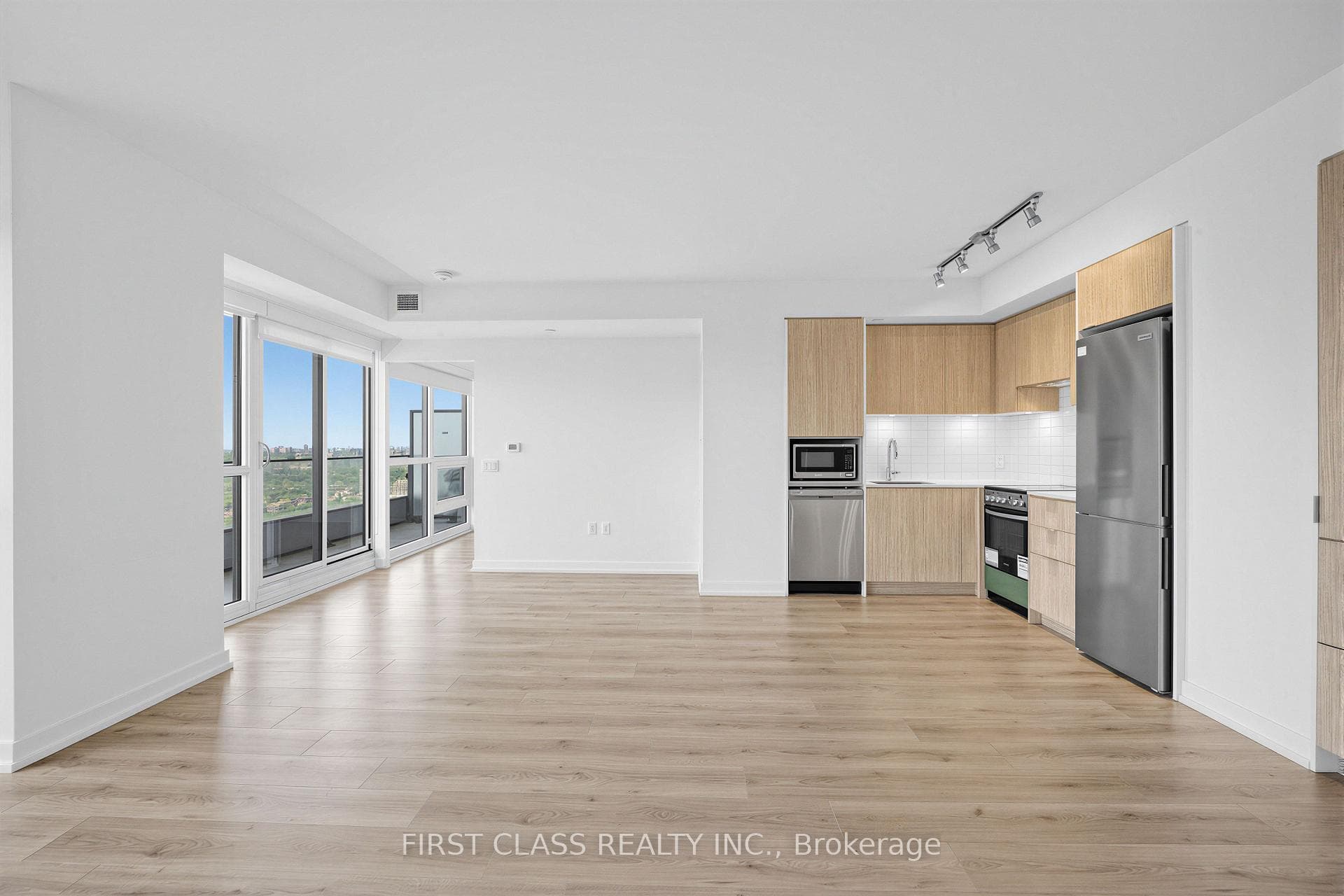 395 Bloor Street Unit 4203 photo 6