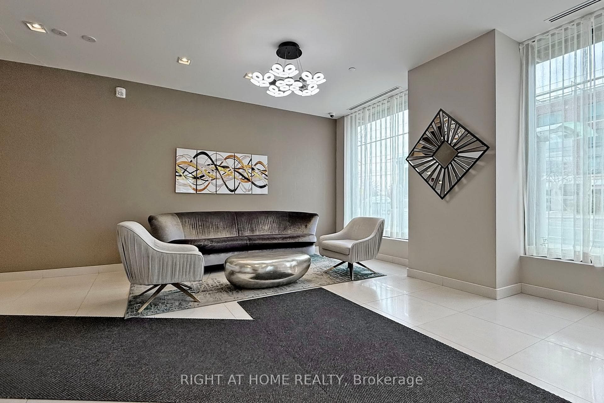 741 Sheppard Avenue Unit 610 photo 6