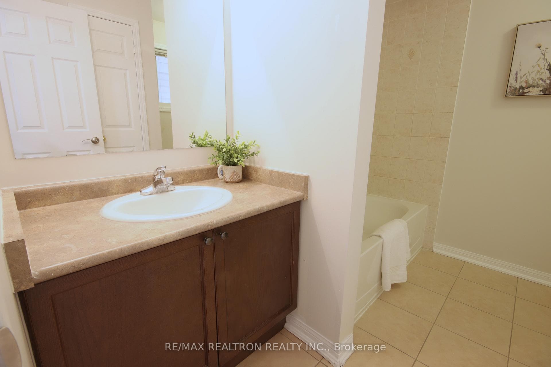 2nd Upper Bathroom
