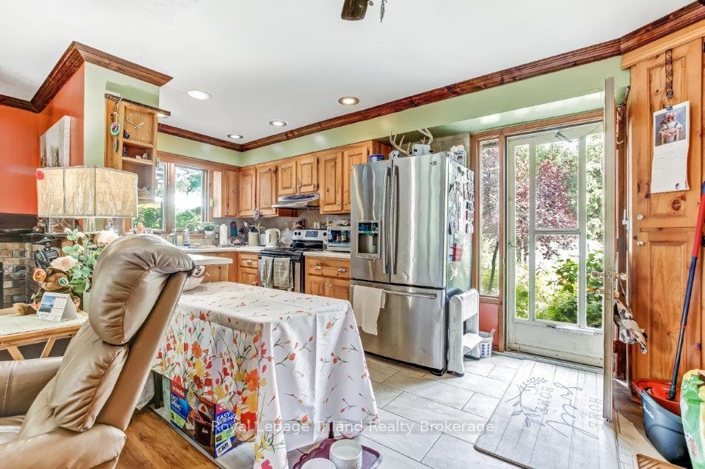 515794 11th Line photo 15