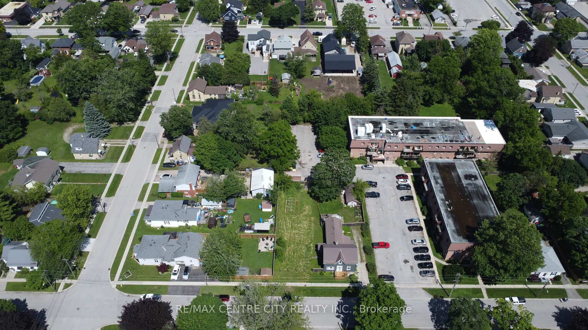 290 Carling Street photo 8