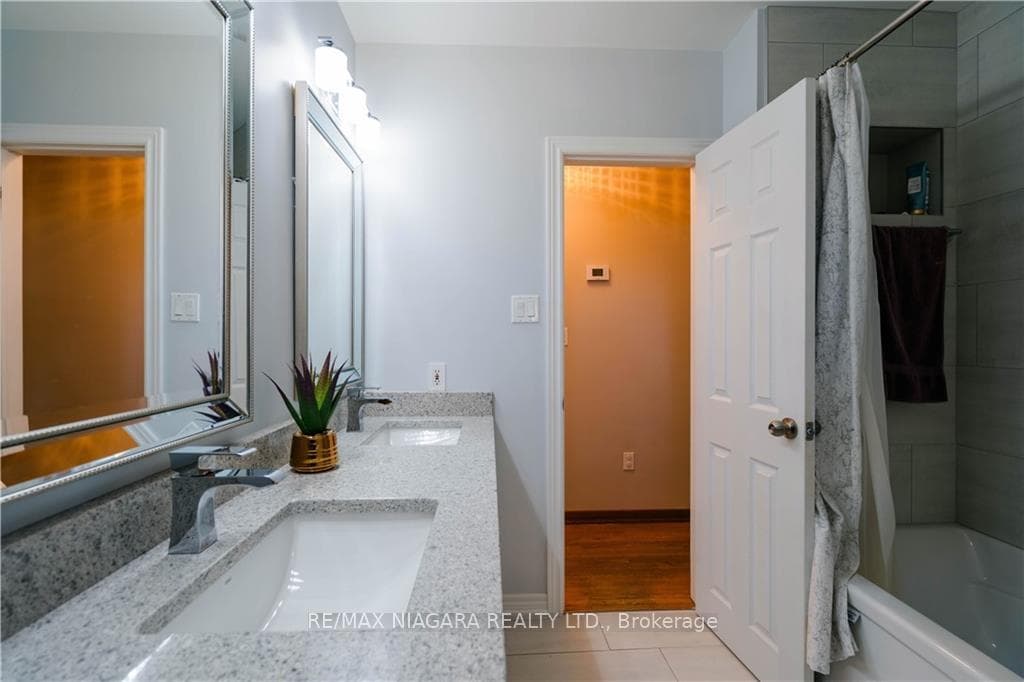 9 VALERIE Drive photo 23