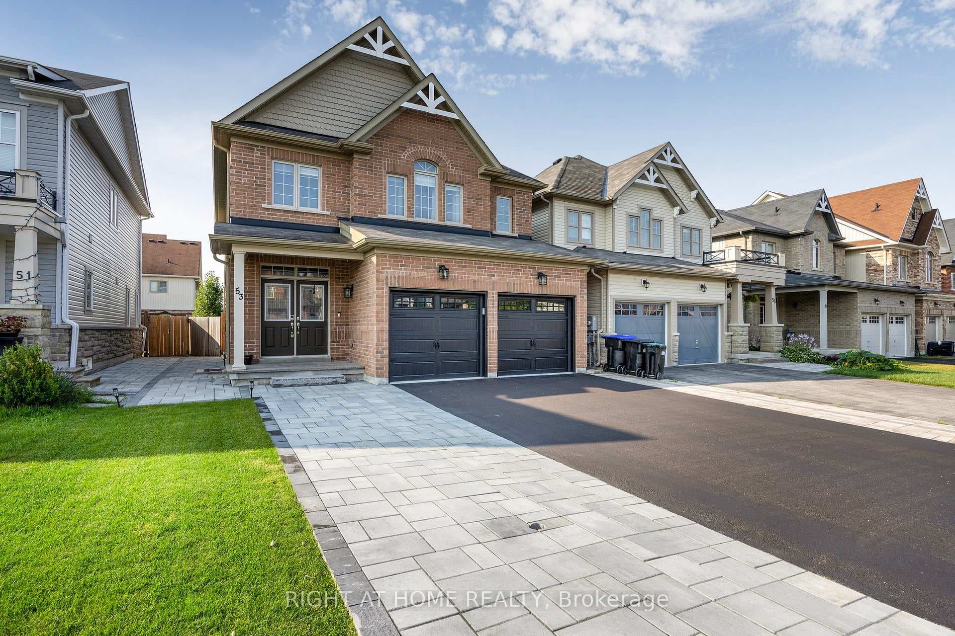 53 DECAROLIS Crescent photo 2