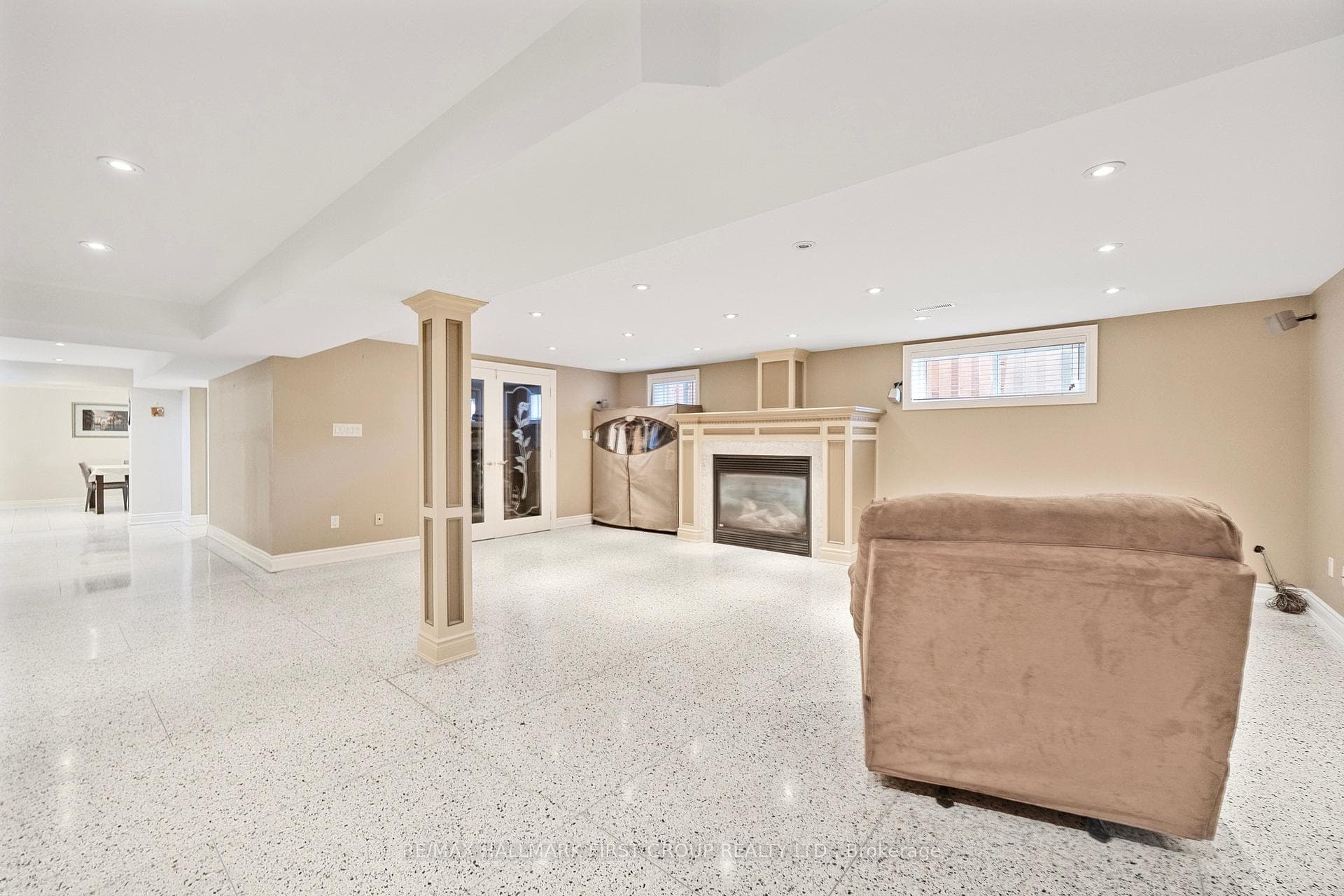 154 Fairglen Avenue photo 24