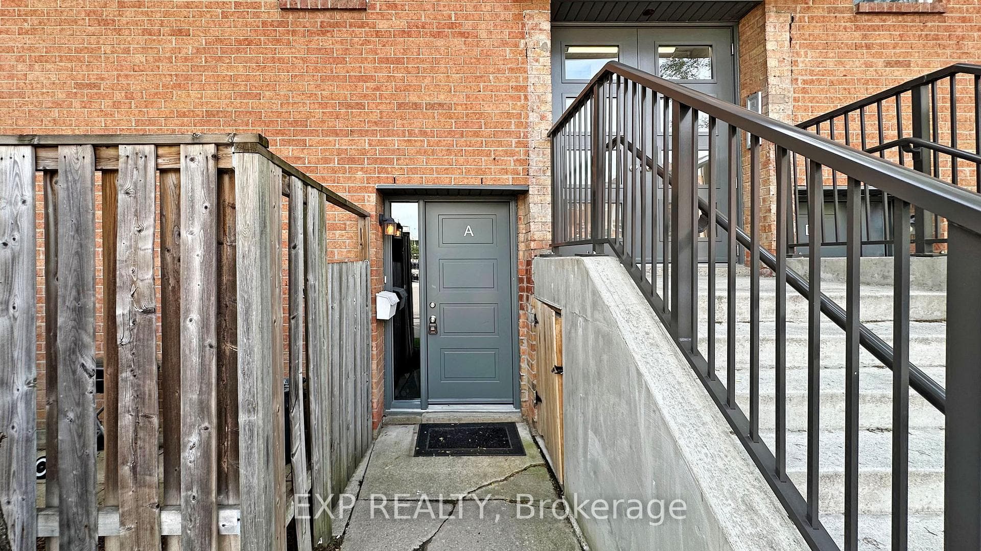 2866 Battleford Road Unit 8A photo 3