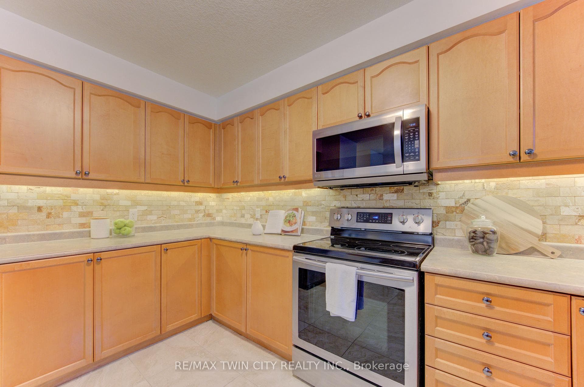 819 Grand Banks Drive photo 9