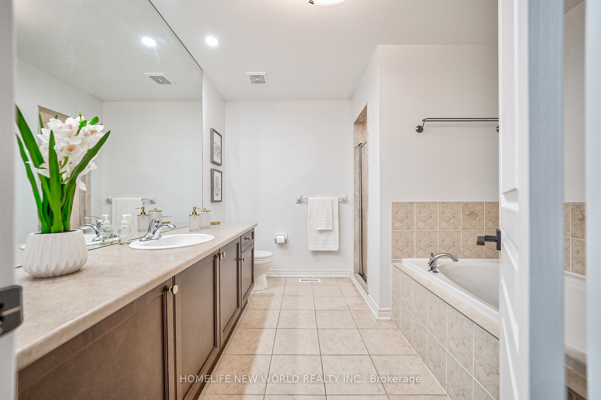 469 William Dunn Crescent photo 25