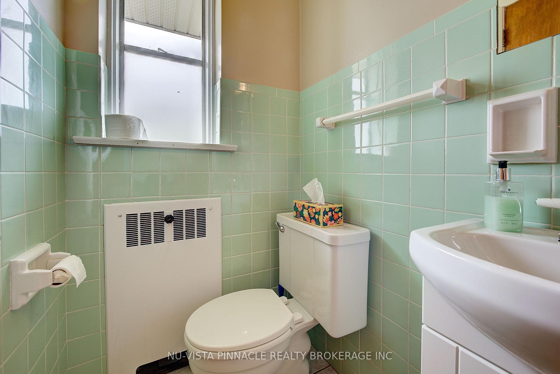 21752 Richmond Street photo 19