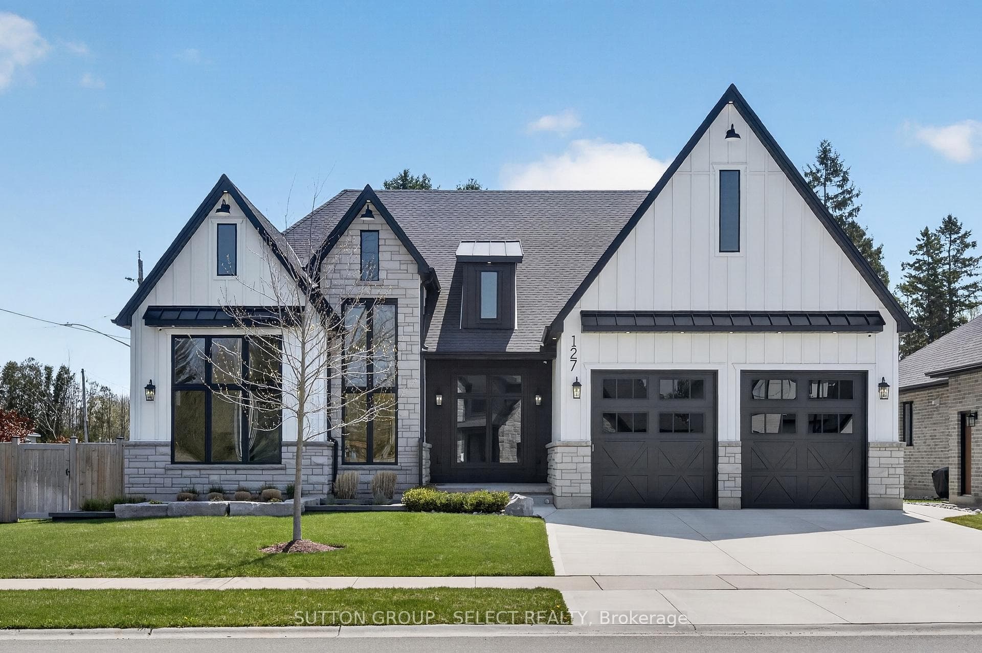 127 Optimist Drive photo 2
