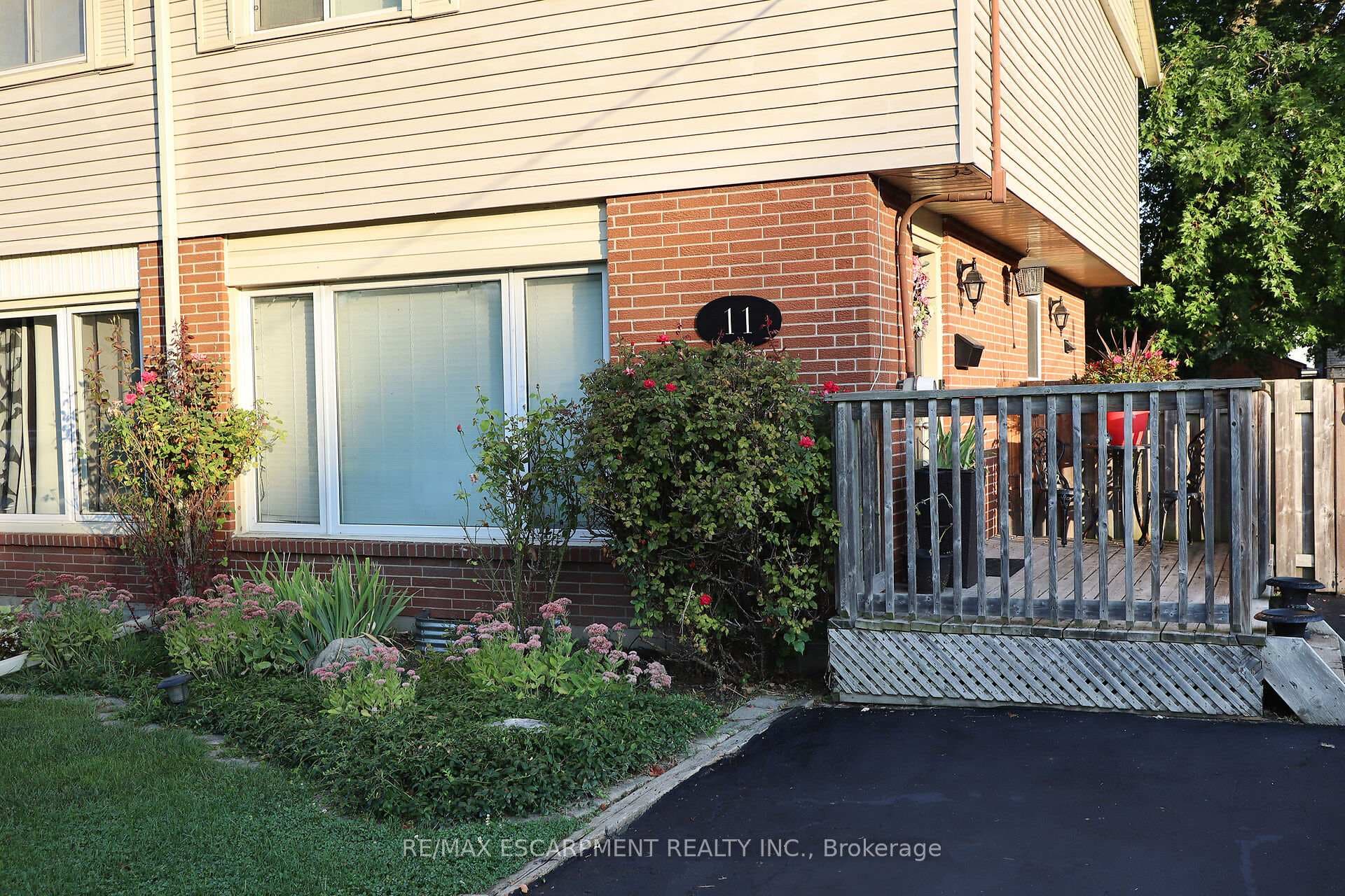 11 Westlake Lane photo 34