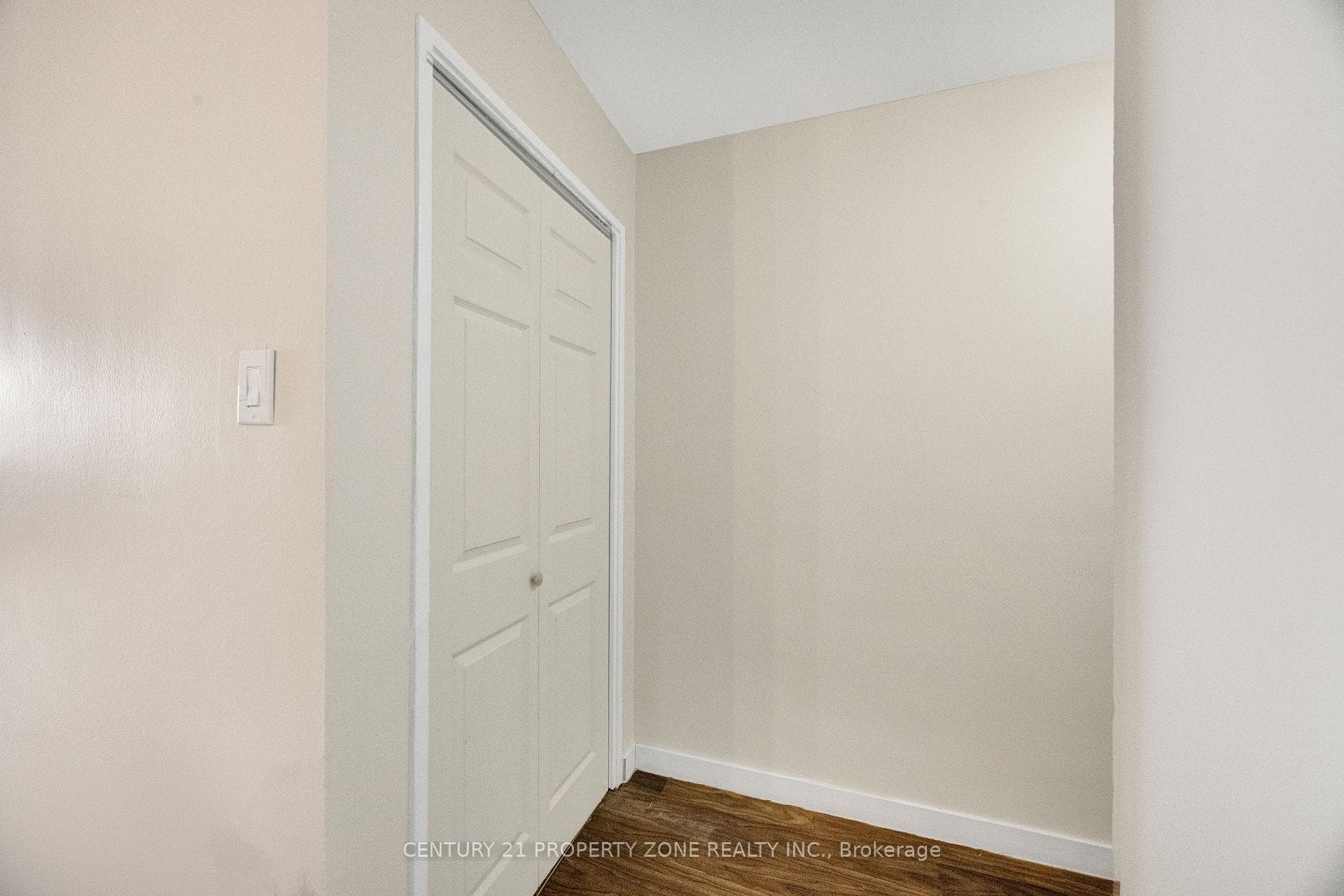 573 MORNINGTON Avenue Unit 907 photo 6