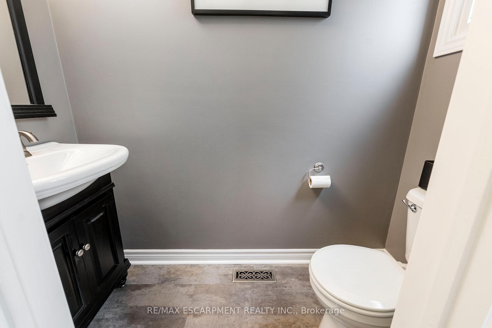 2438 Sinclair Circle photo 10