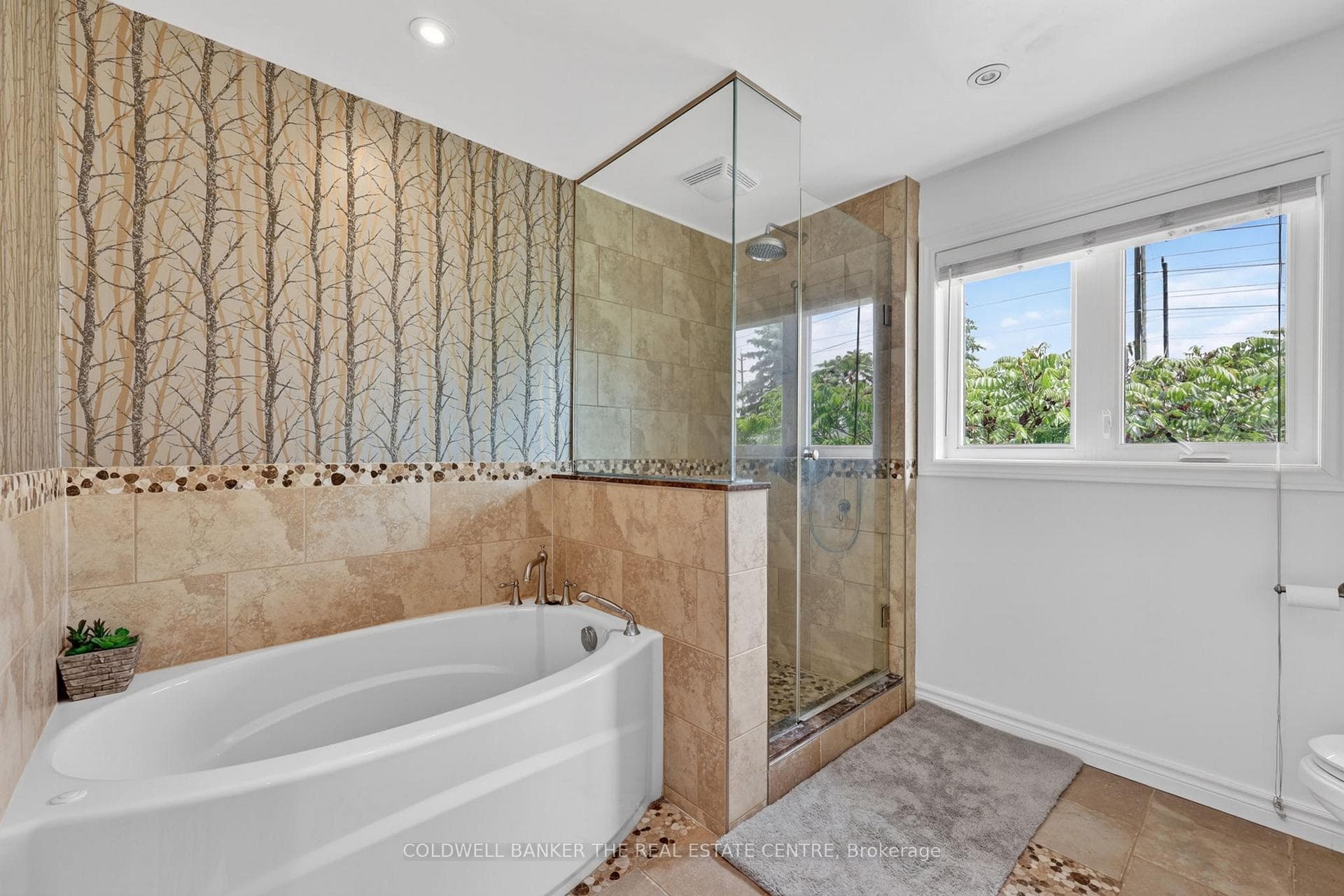 539 Veale Place photo 24