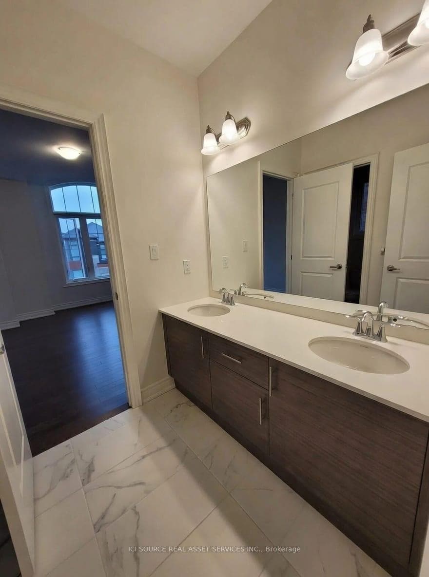 190 Cannes Avenue photo 12