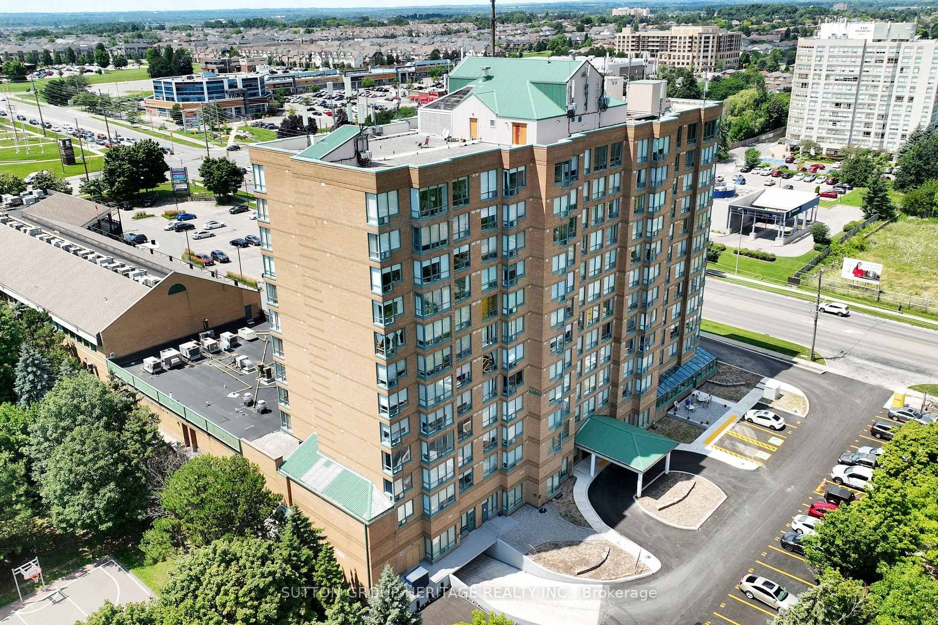 711 Rossland Road Unit 904 photo 39