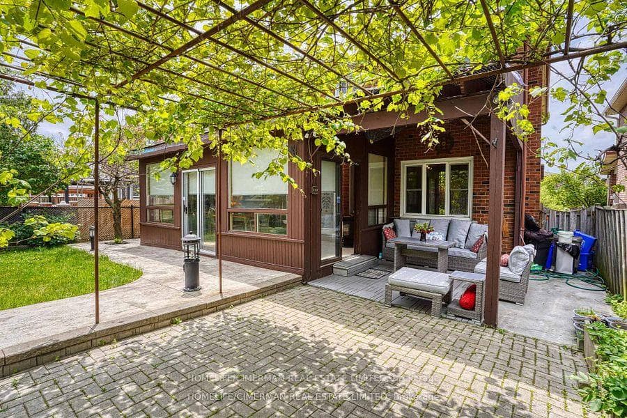 40 Queenston Crescent photo 16