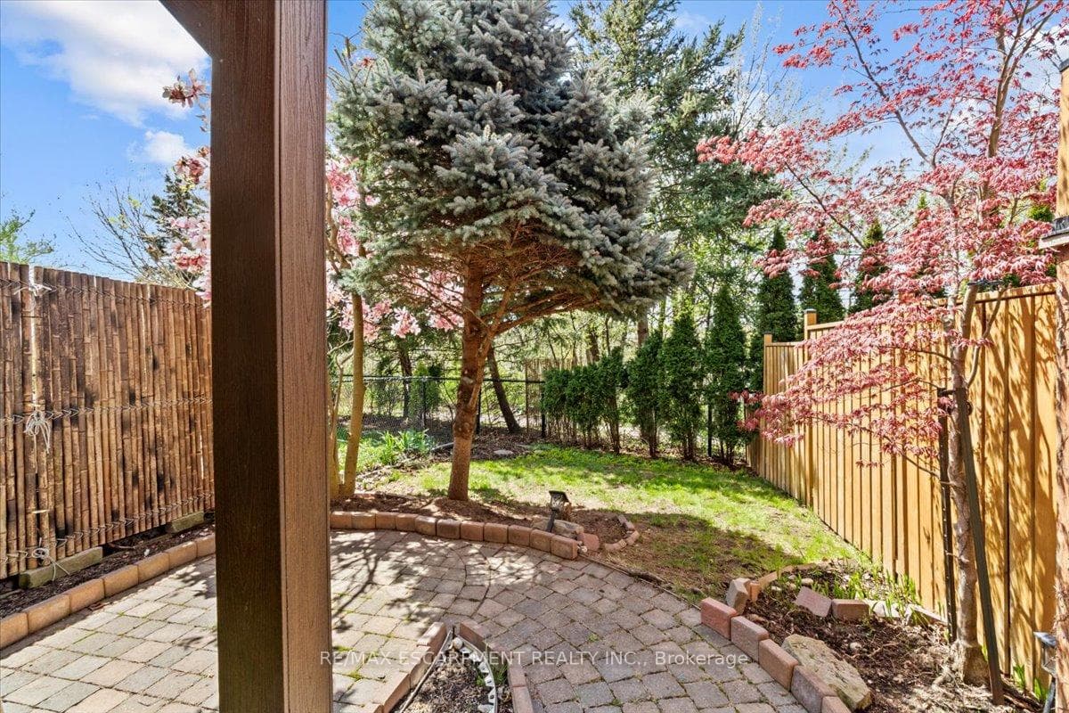 373 Fairgate Way photo 22