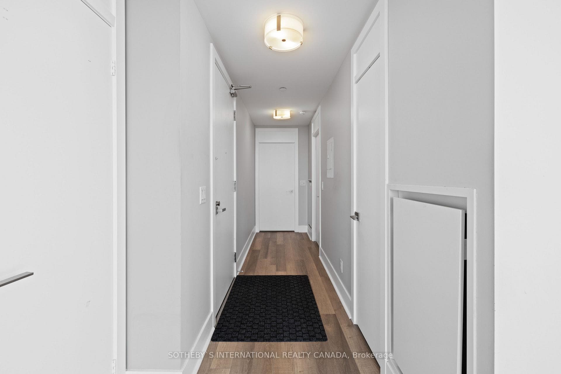 32 Davenport Road Unit 1508 photo 3