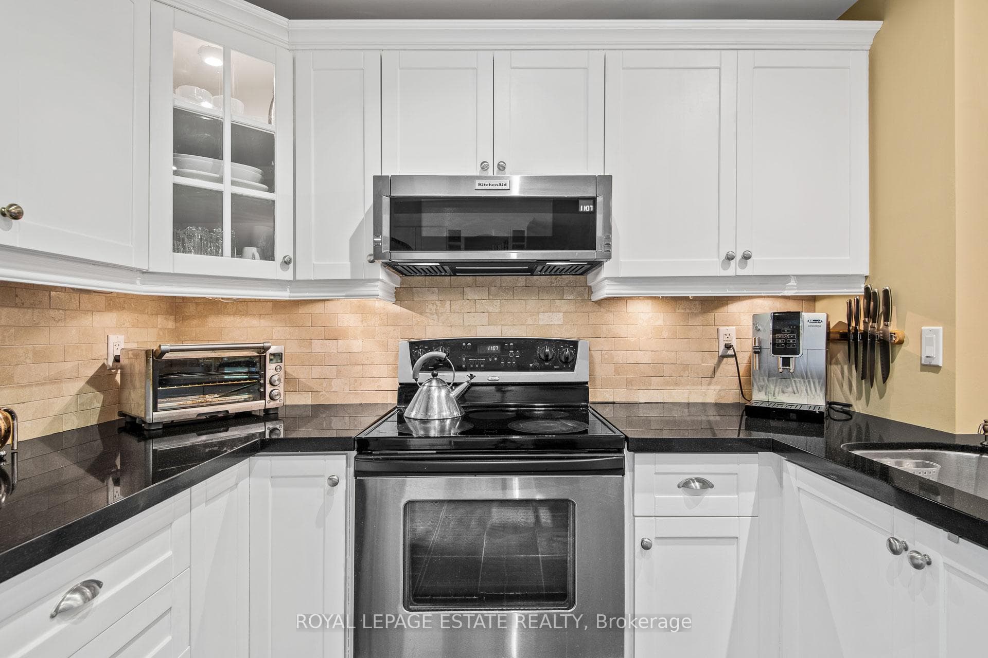 512 Soudan Avenue photo 12