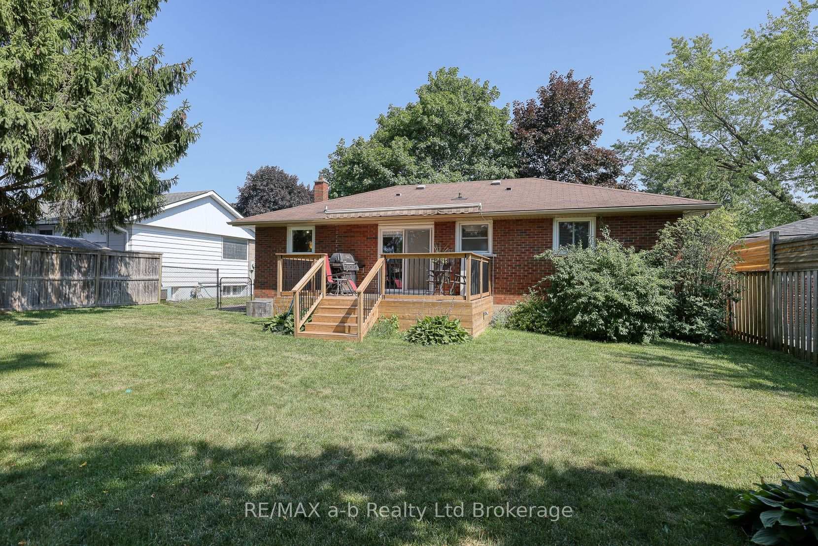 18 Chisholm Drive photo 10