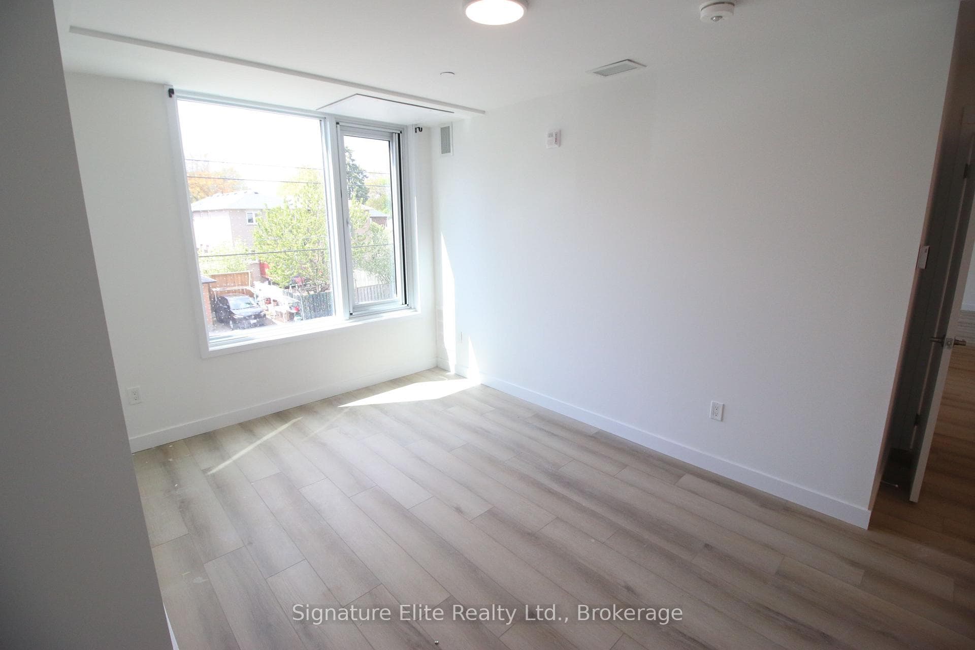 2382 Kingston Road Unit 206 photo 10
