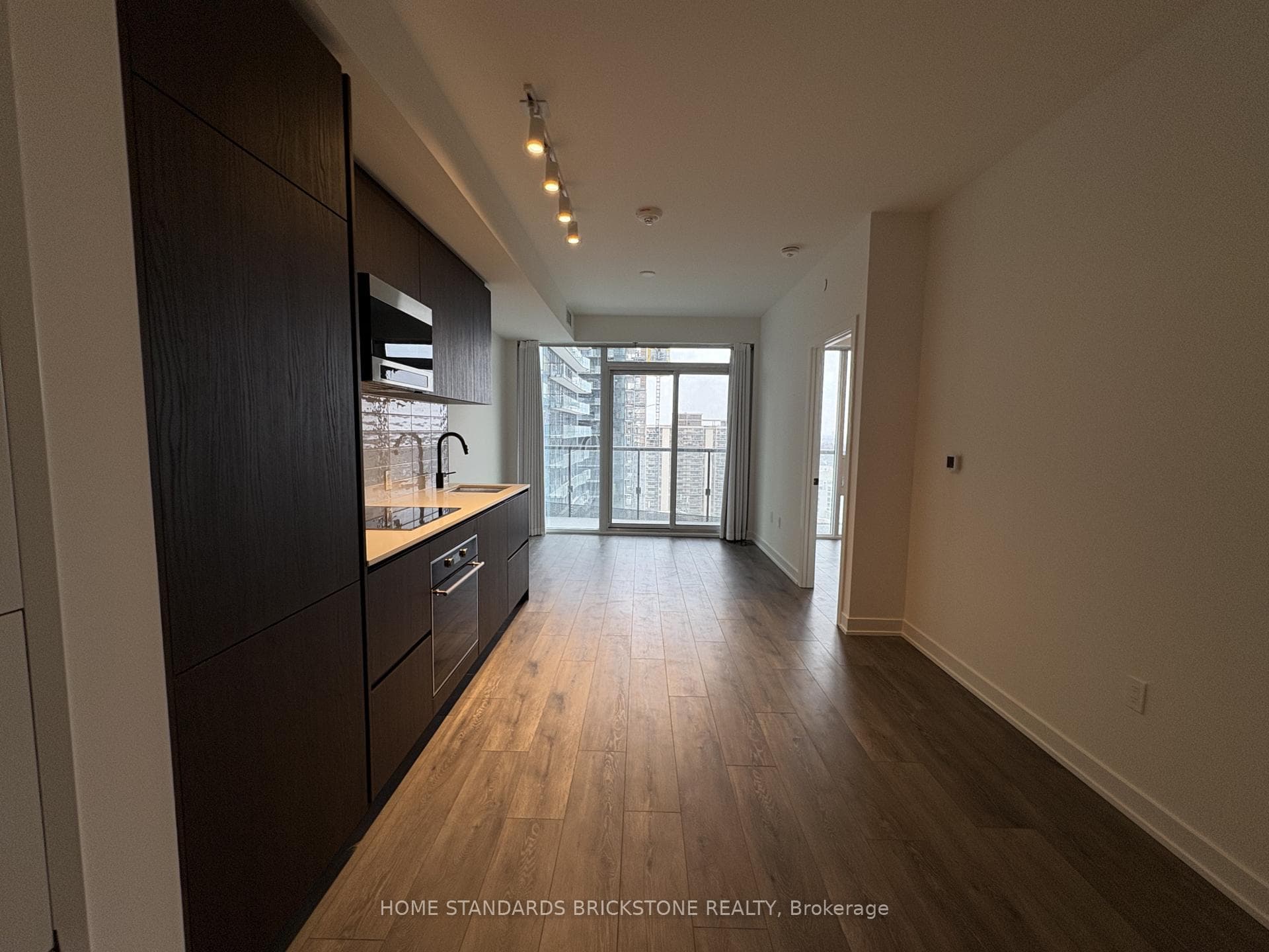 117 Broadway Avenue Unit 2106 photo 3