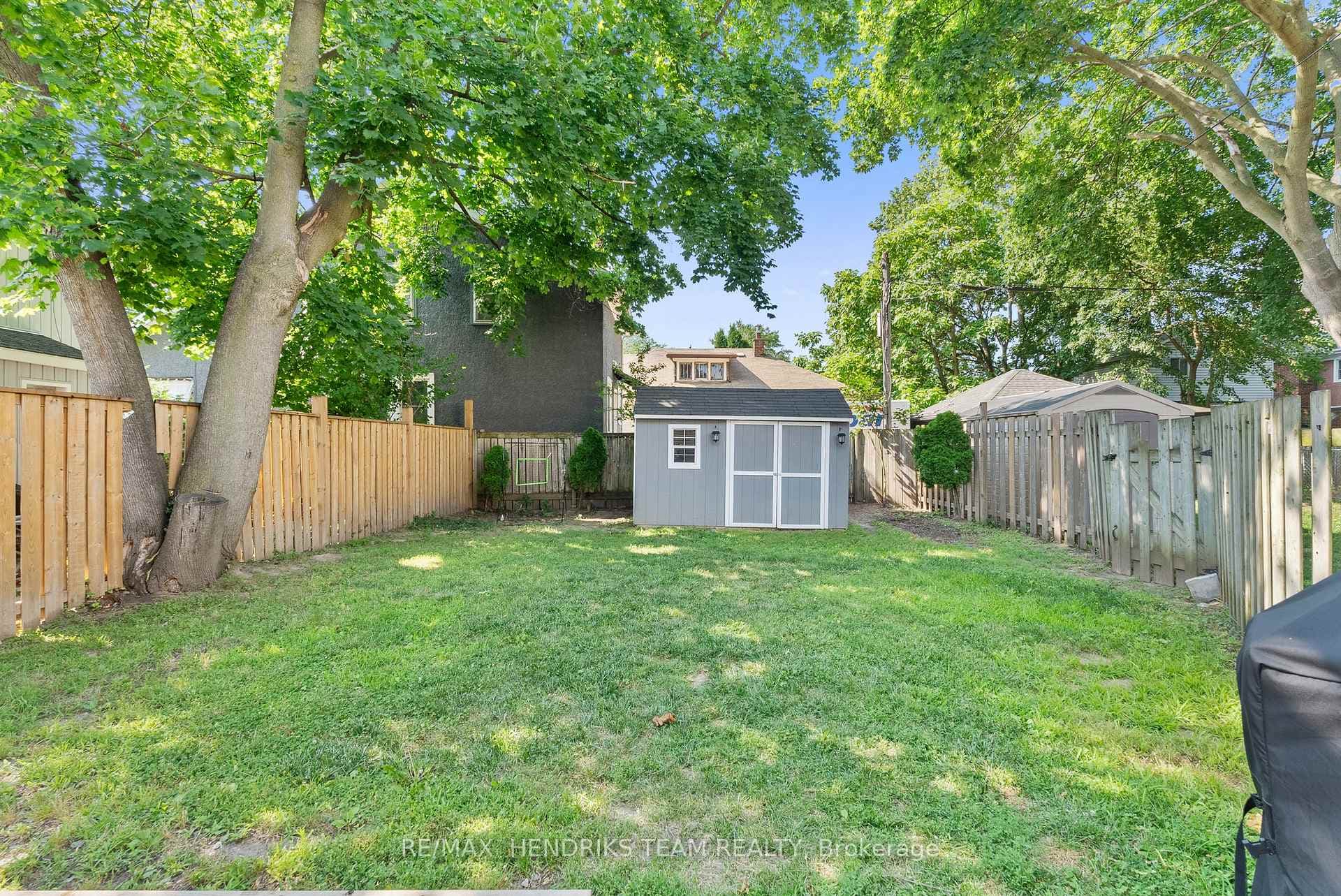 69 Chaplin Avenue photo 29