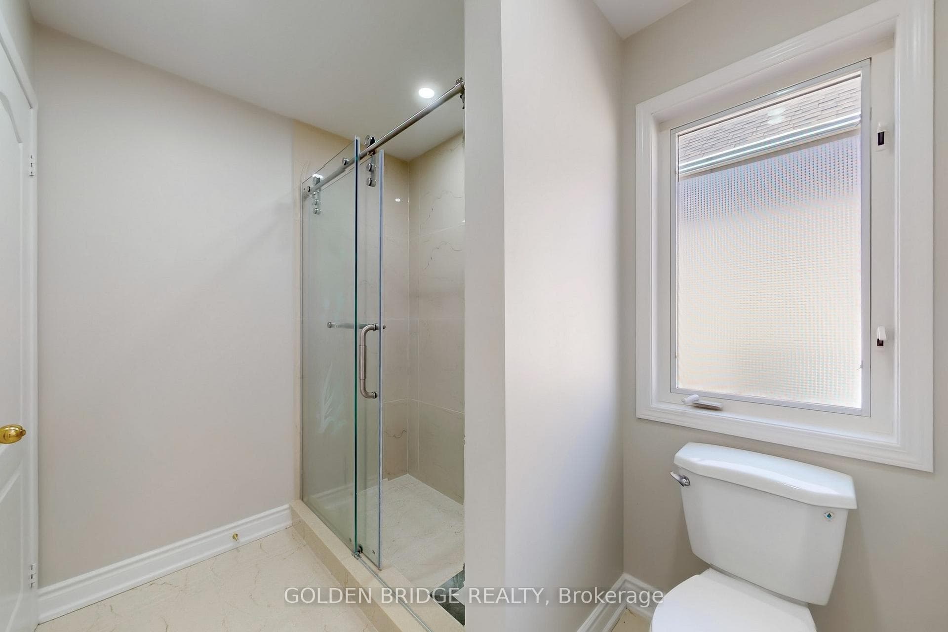 158 Worthington Avenue photo 35