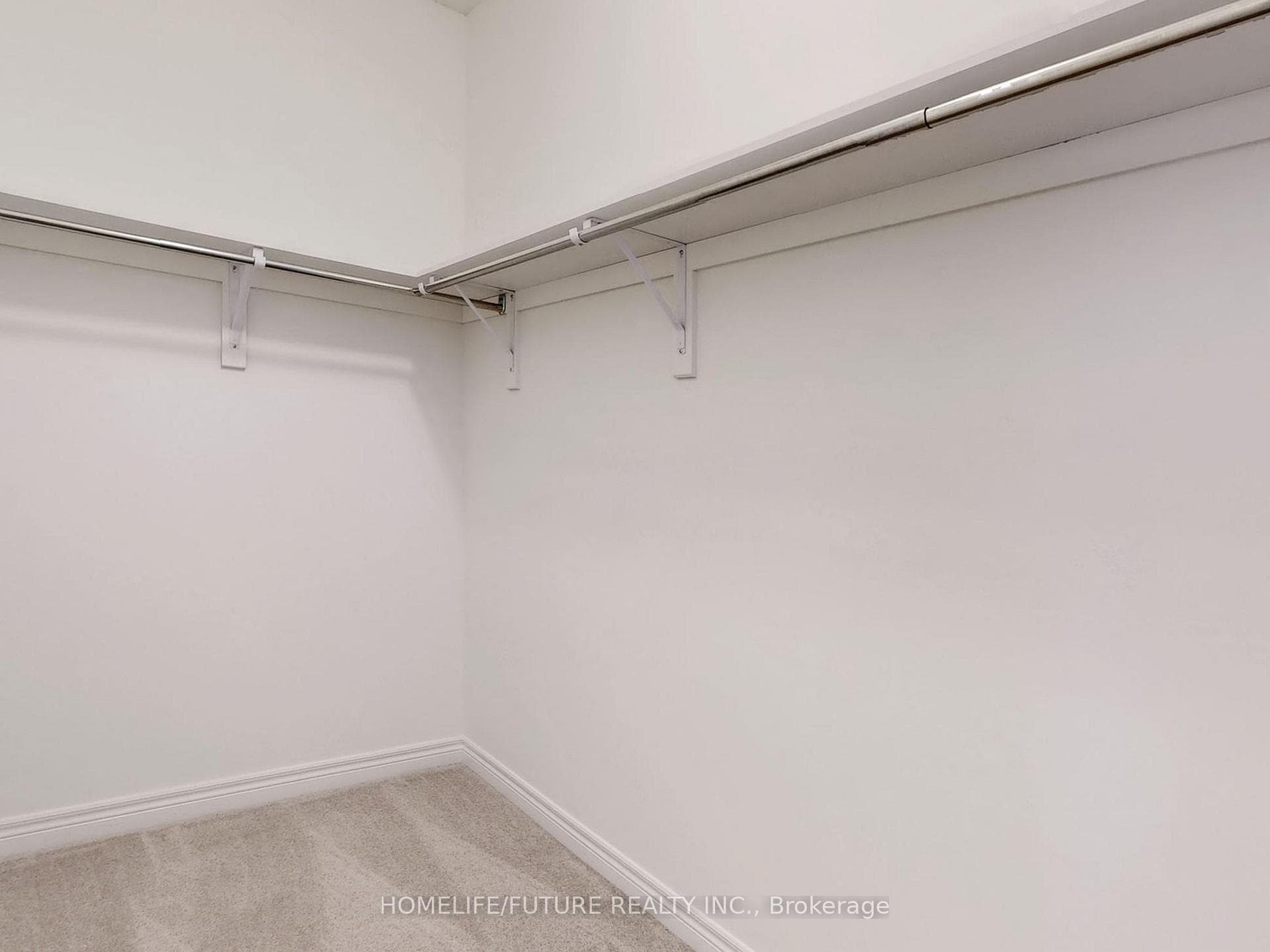 100 Suttonrail Way photo 36