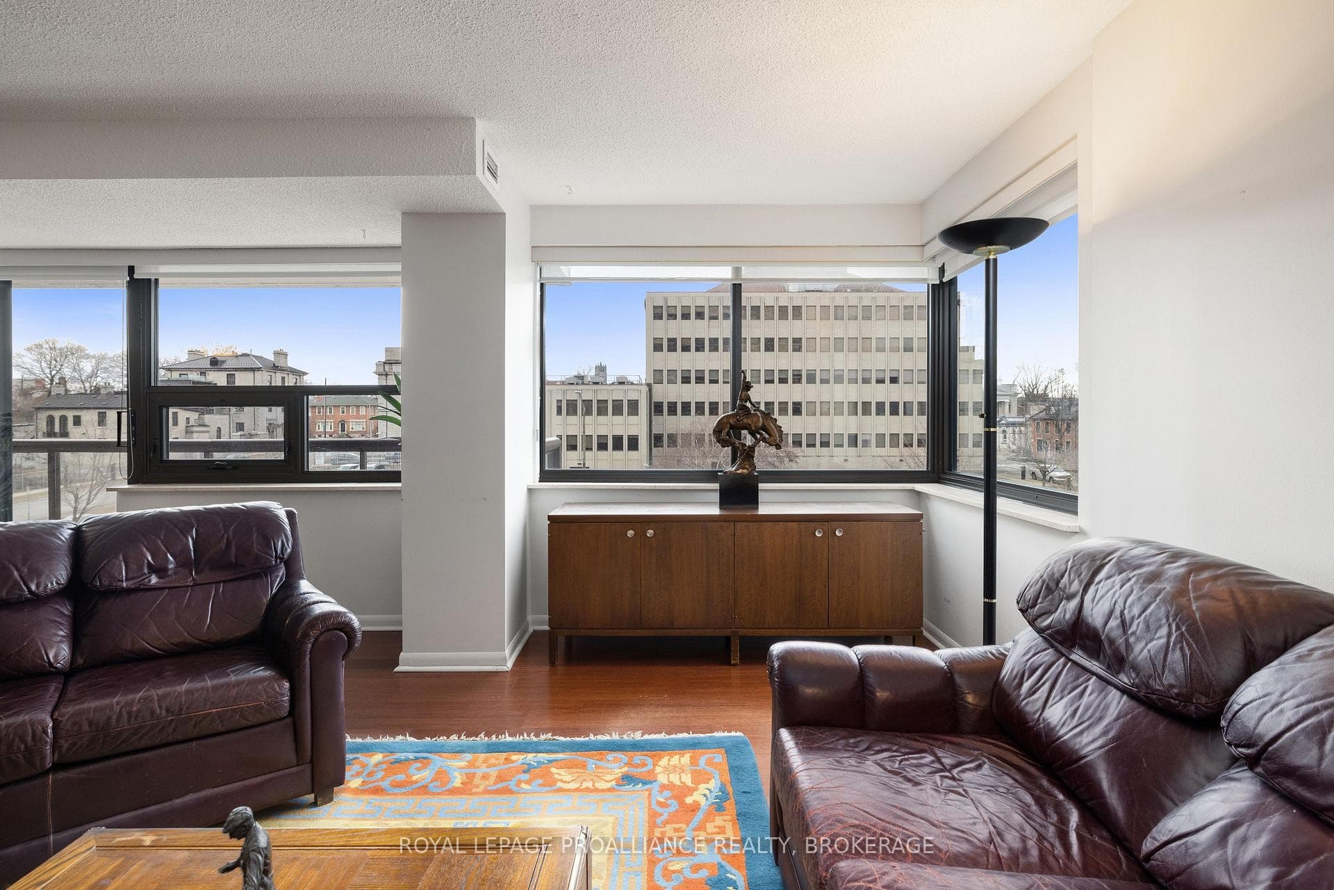 165 Ontario Street Unit 301 photo 10