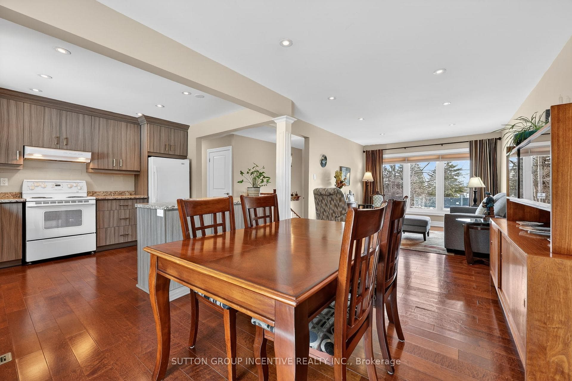230 Edgehill Drive photo 12