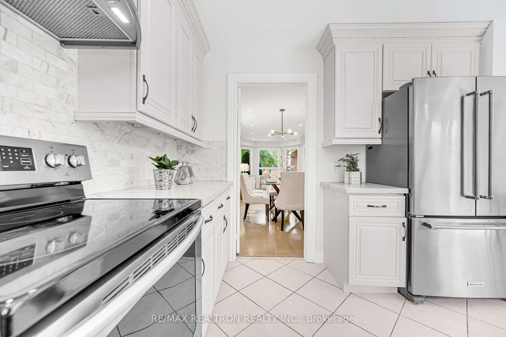 278 Bernard Avenue photo 13