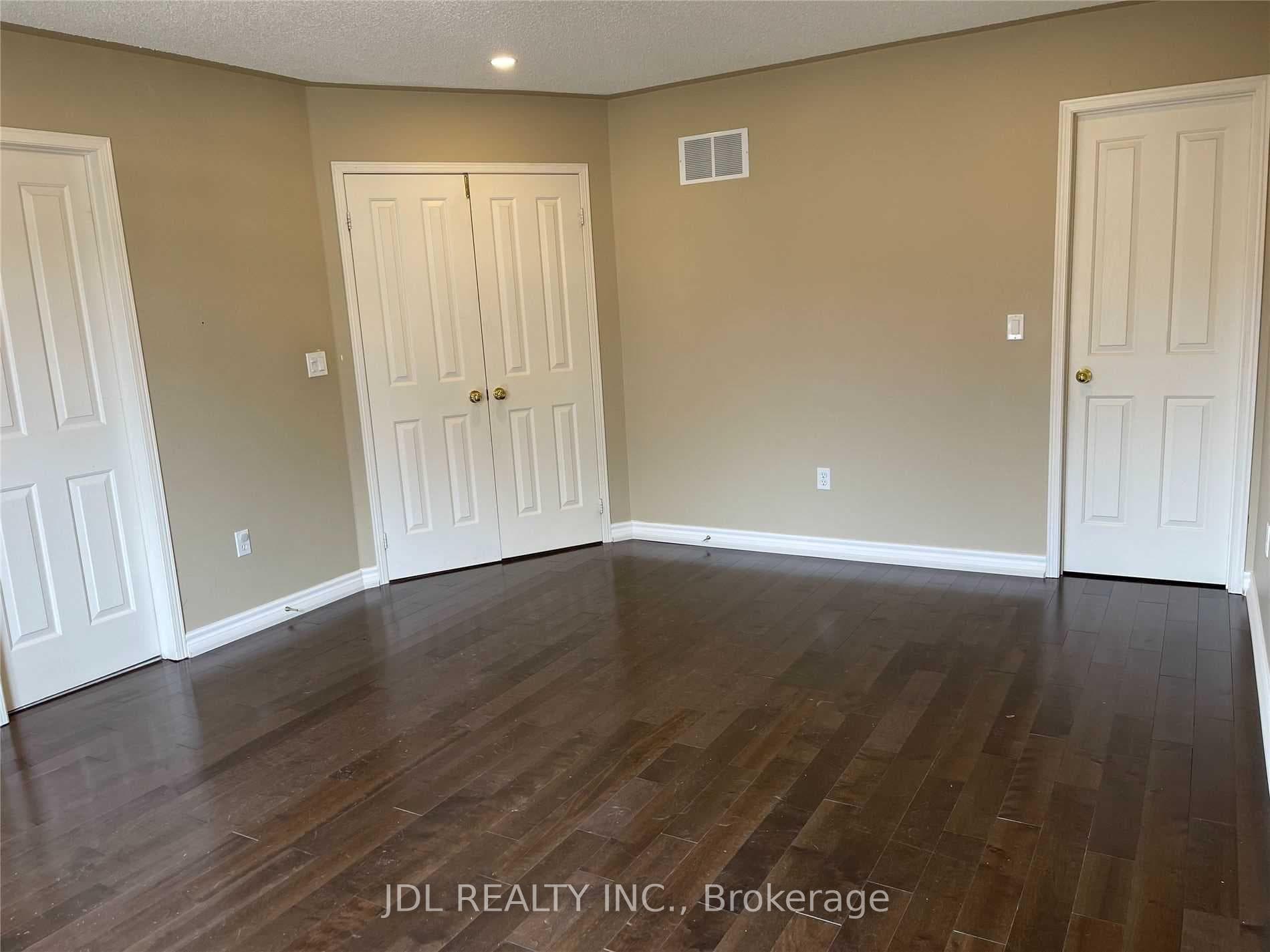 100 Orchard Hill Boulevard photo 15