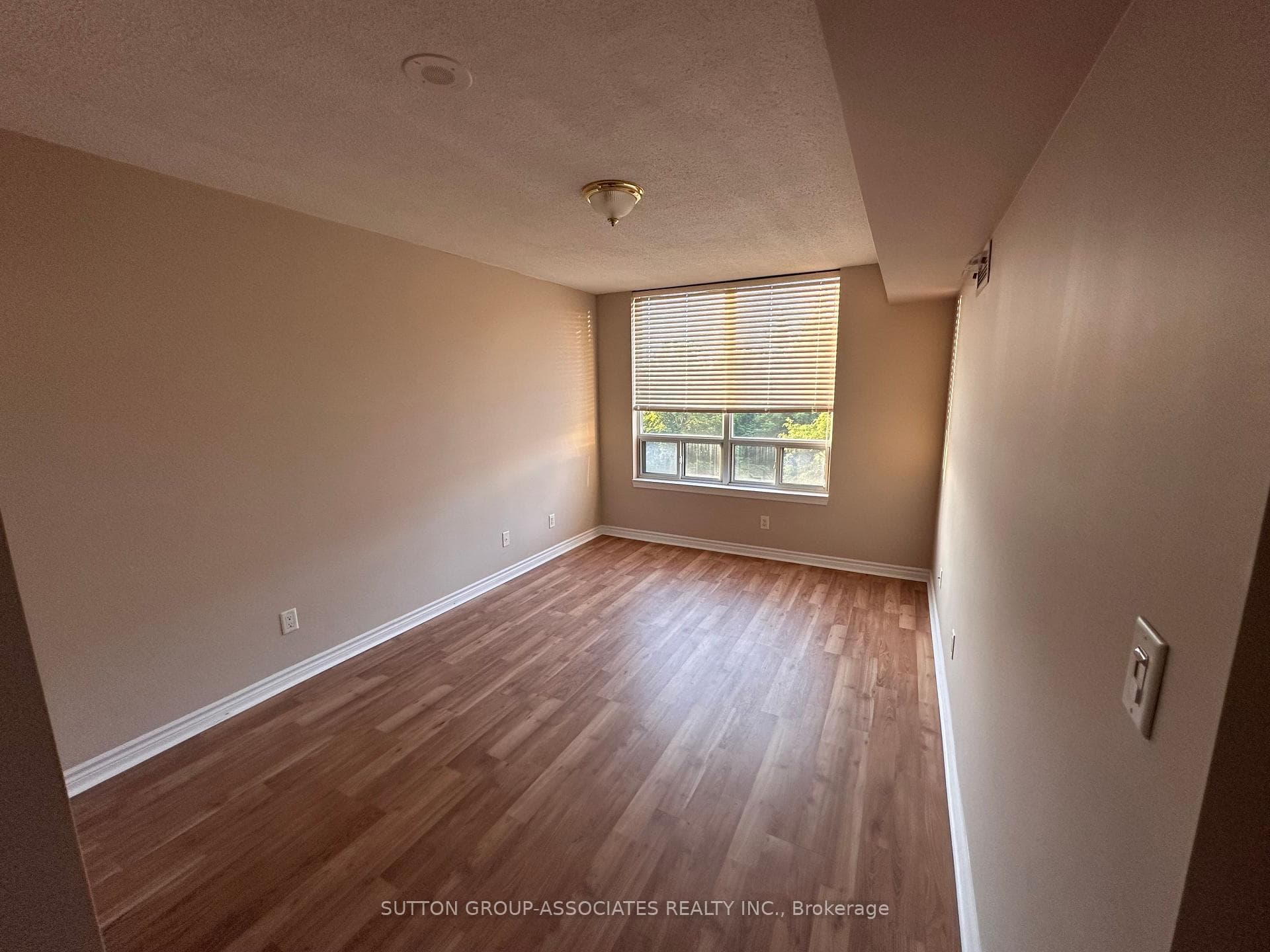 1730 Eglinton Avenue Unit 301 photo 12