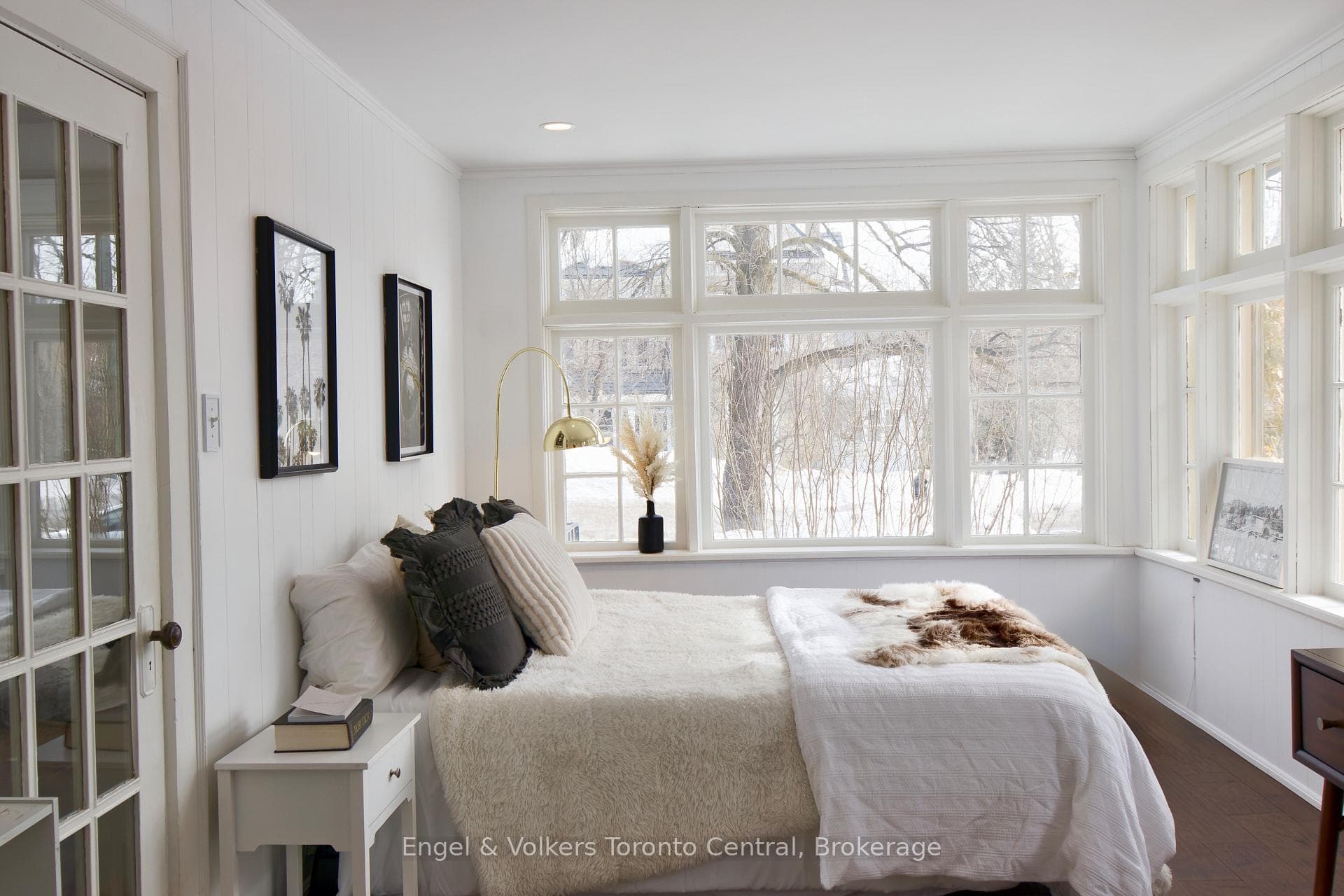 300 2nd Avenue photo 17