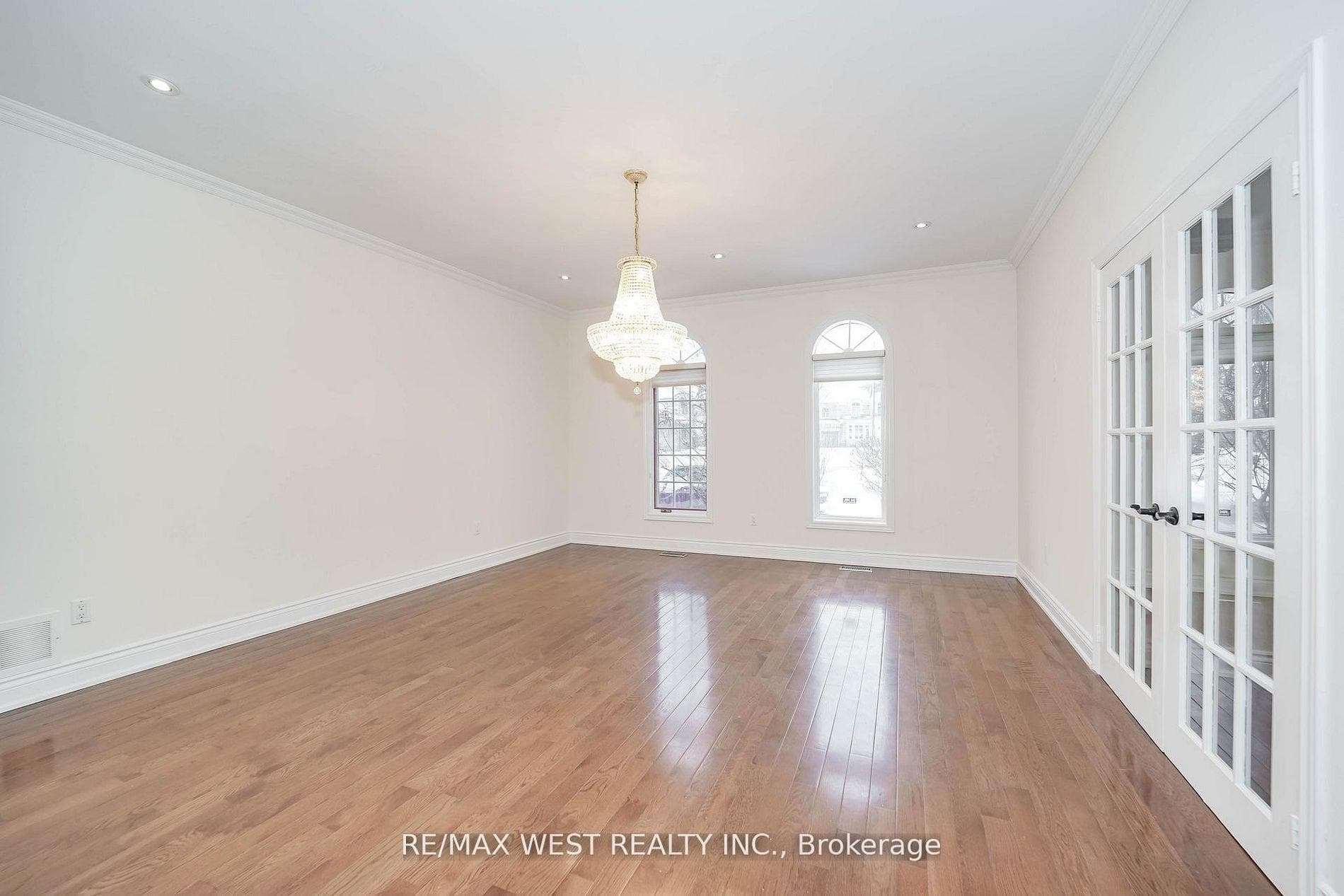 81 Woodview Drive photo 13
