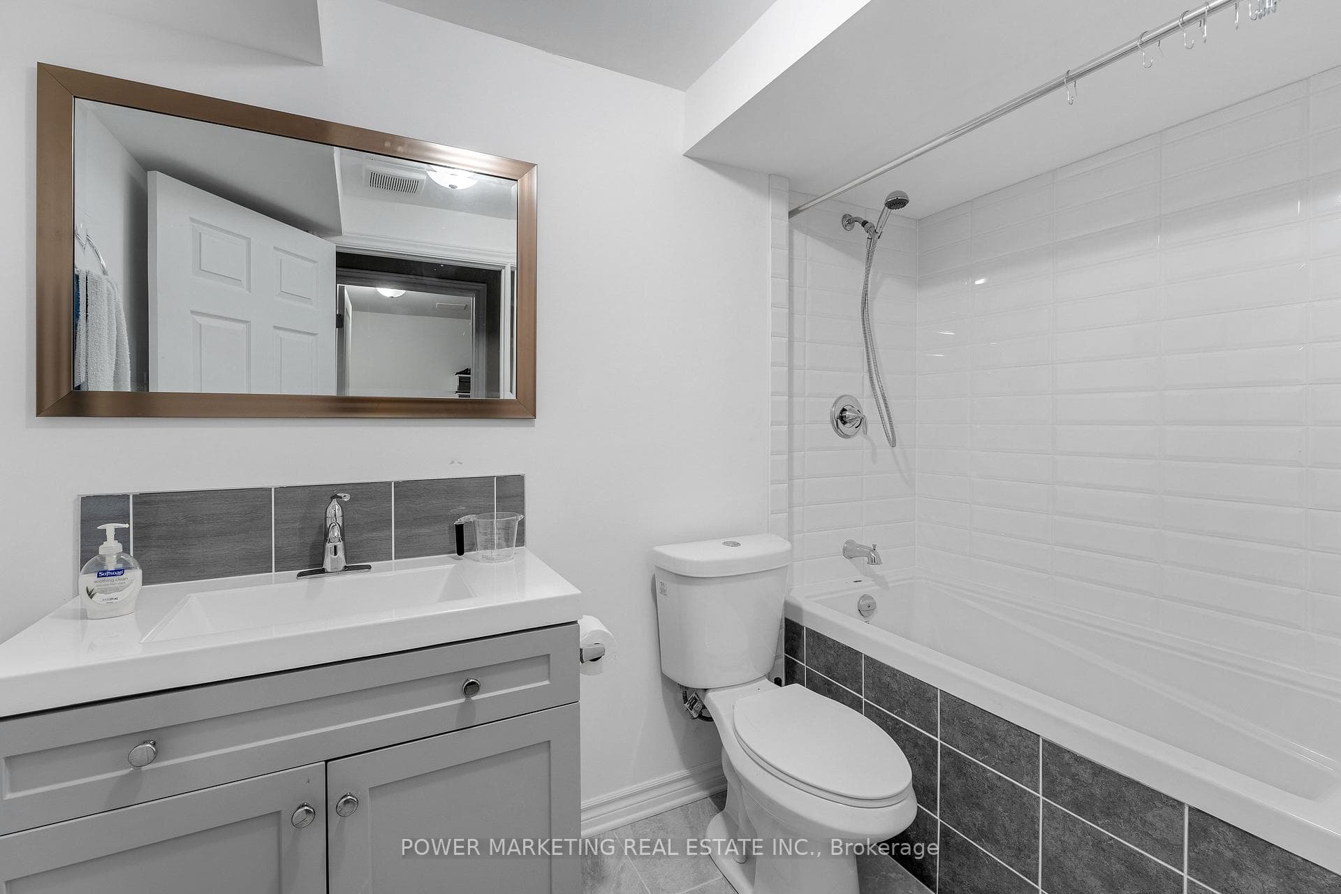 6356 RENAUD Road photo 24