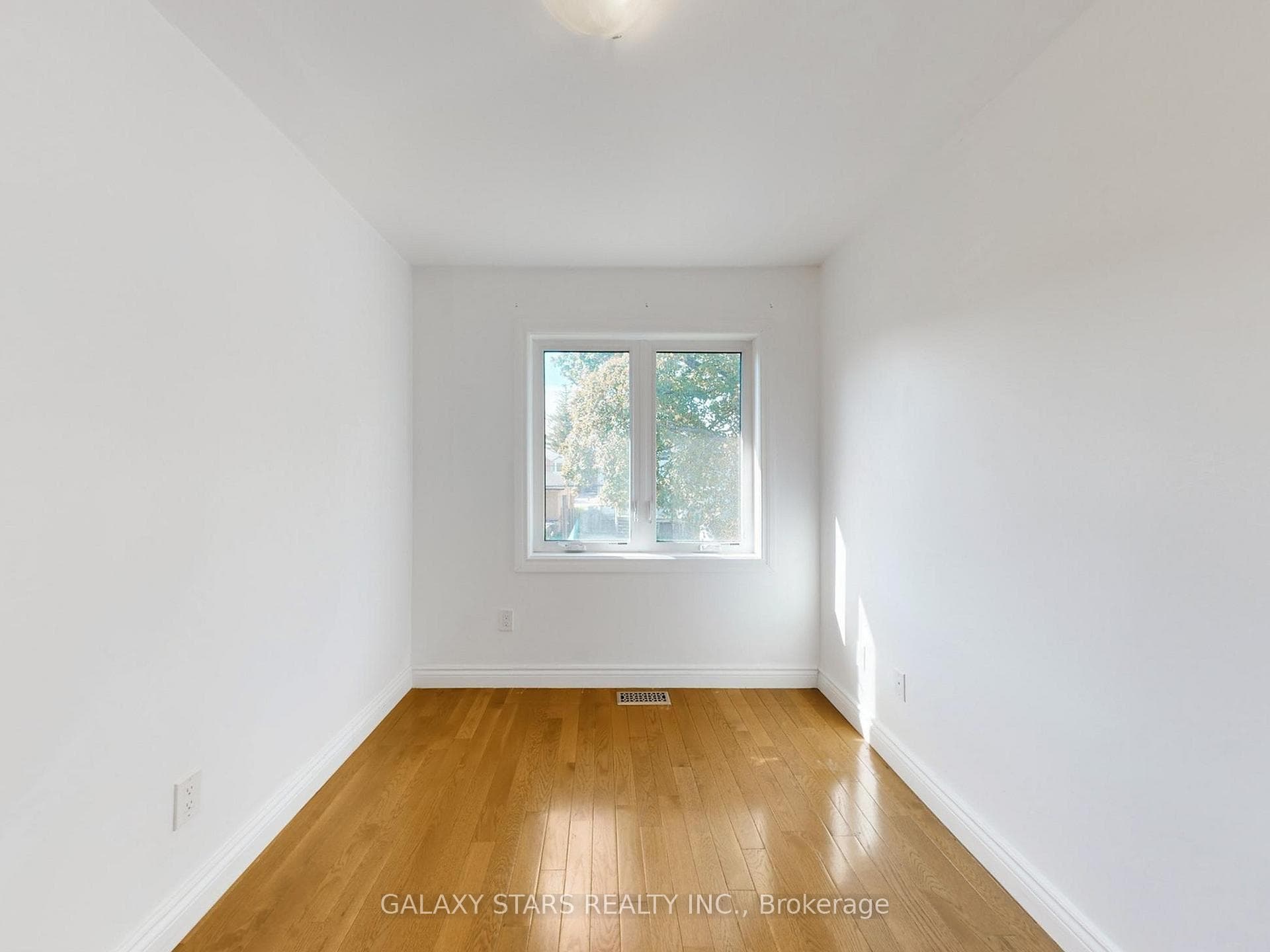 434A Midland Avenue photo 24