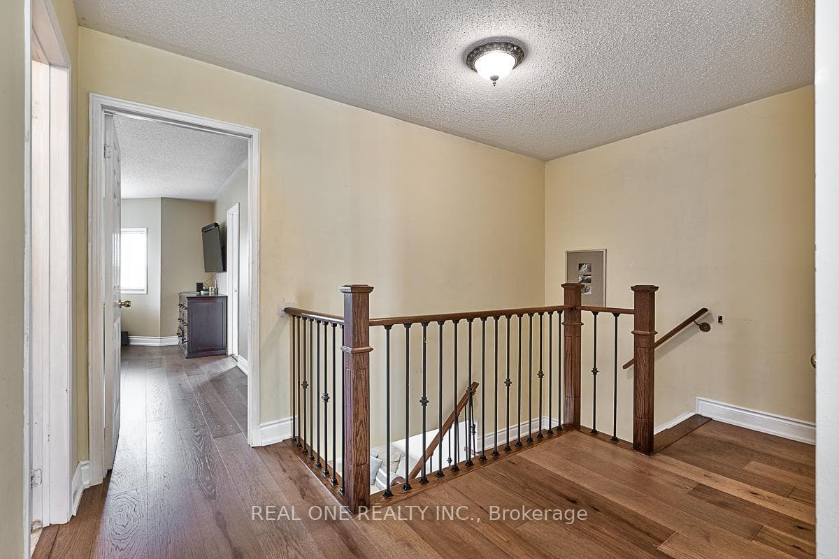 5881 Blue Spruce Avenue photo 12