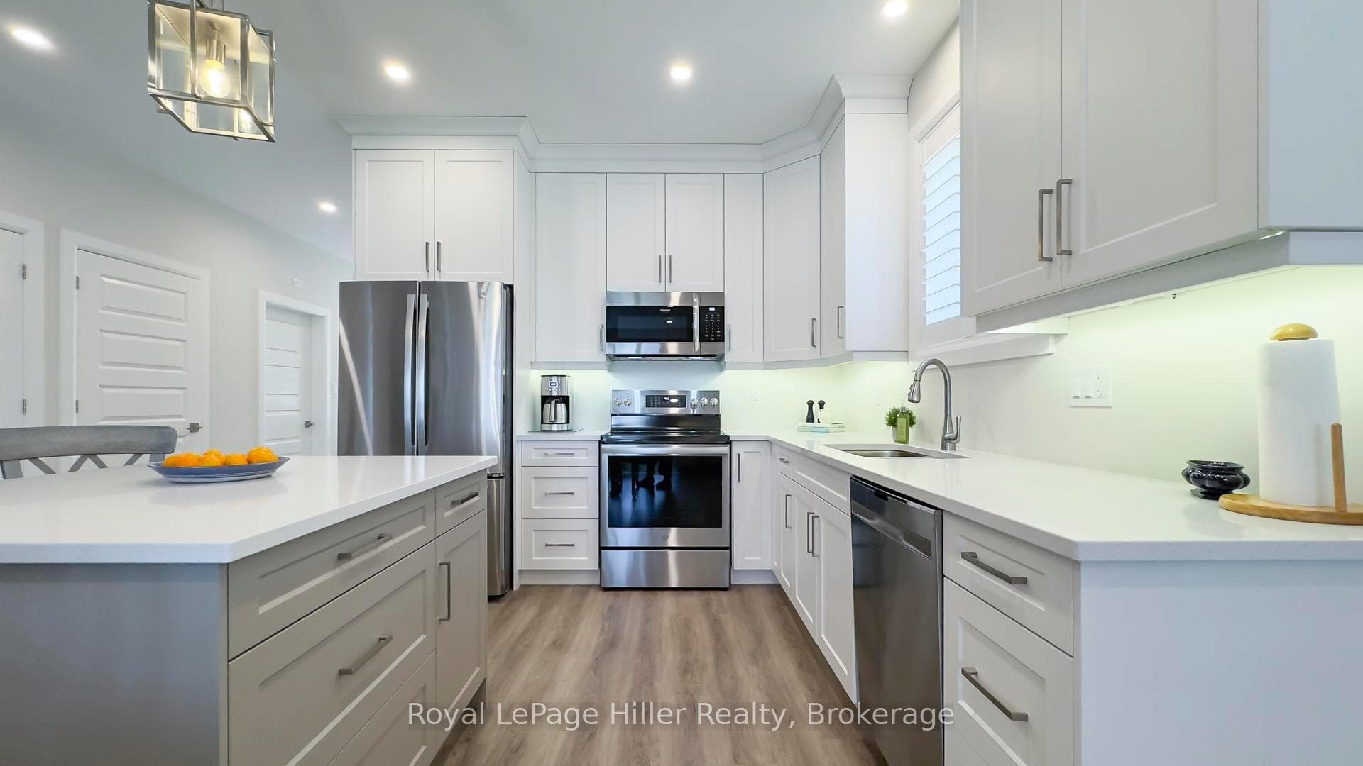 24 Upper Thames Lane Unit 3 photo 17