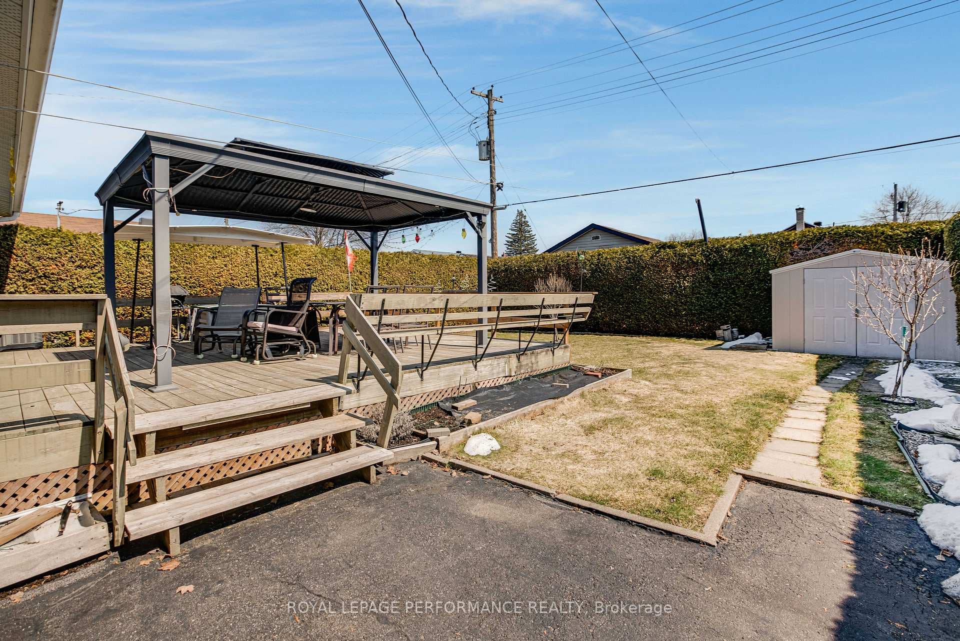 459 Theriault Street photo 29